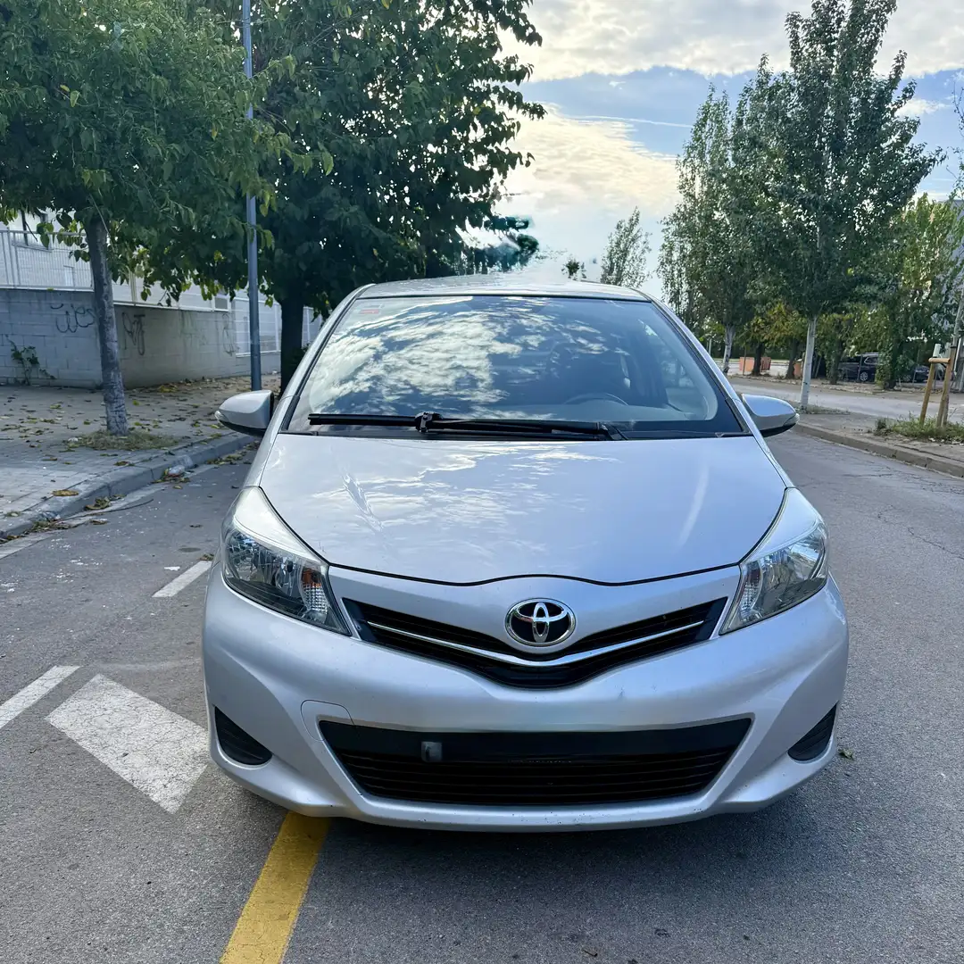Toyota Yaris 1.3 VVT-i Connect - 2