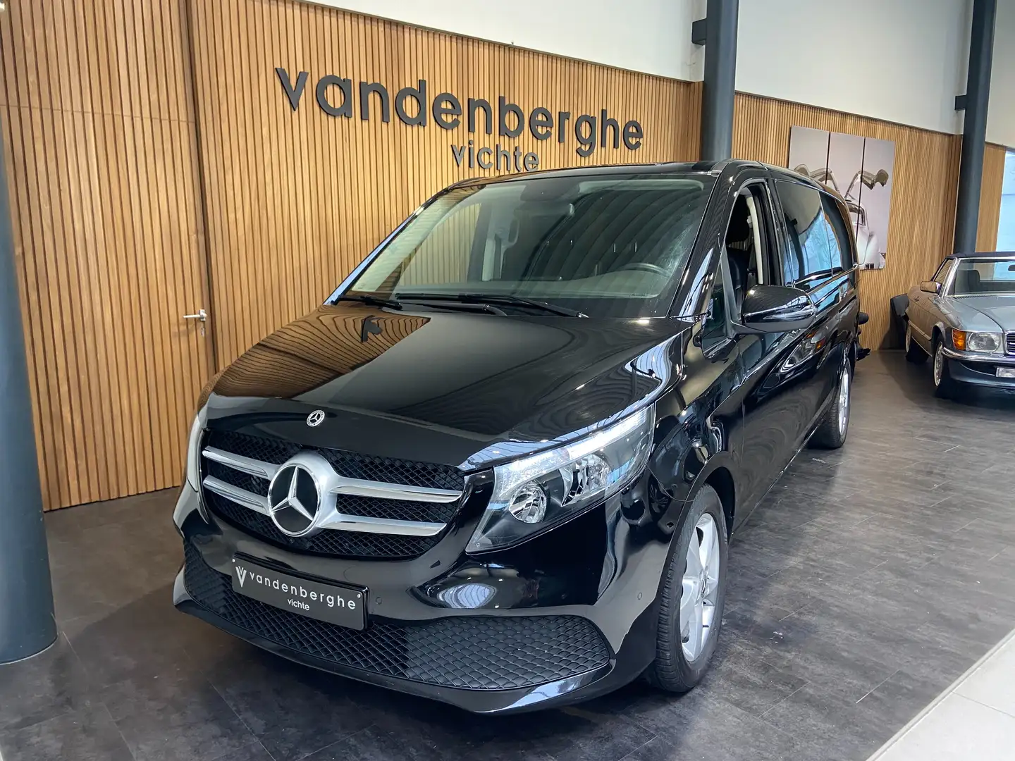 Mercedes-Benz V 220 9G-TRONIC Avantgarde leder 7/8 zitpl navi Noir - 2