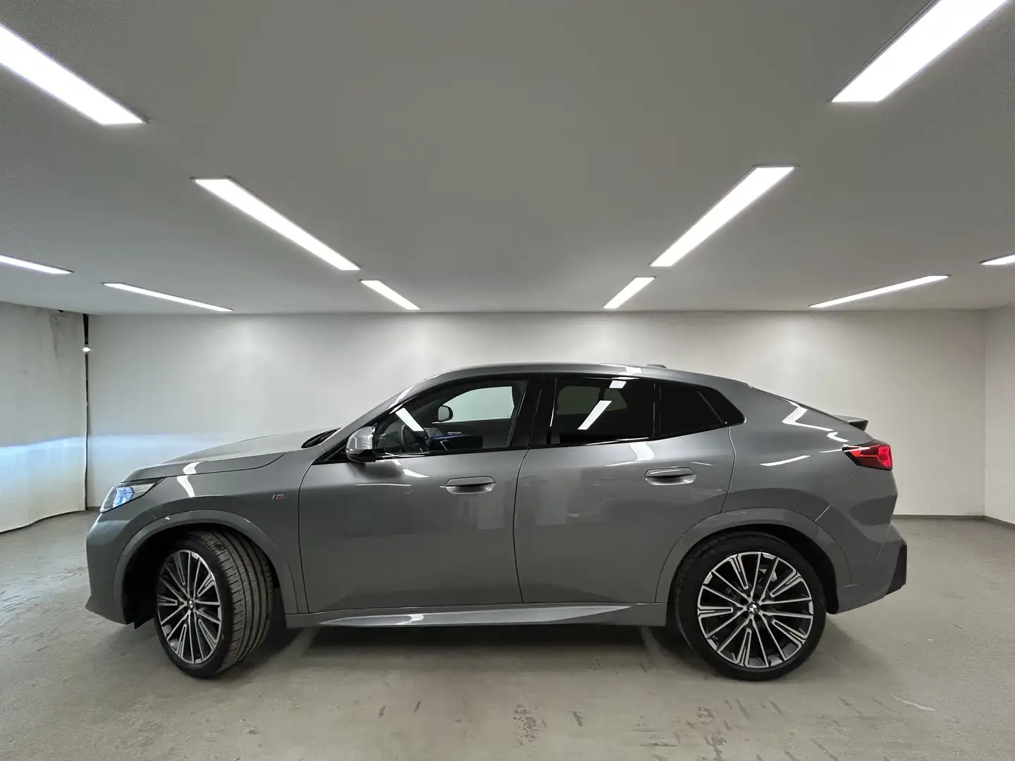 BMW X2 xDrive20d M Sportpaket HK HiFi LED AHK Pano Parkas Grau - 2