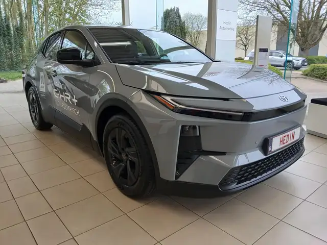Toyota C-HR V04 Business