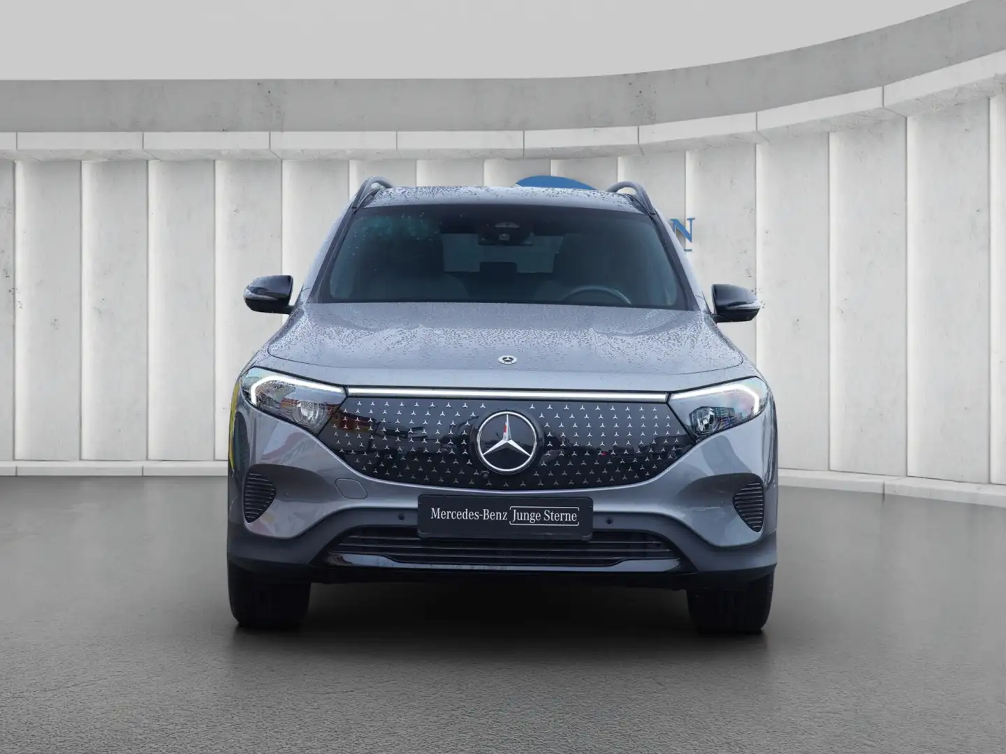 Mercedes-Benz EQB 300 EQB 300 4MATIC Electric Art Pano 360° Night Grau - 2