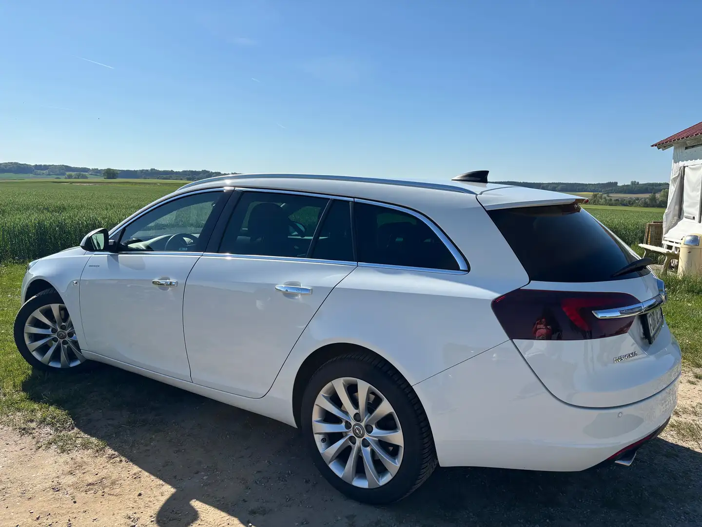 Opel Insignia Insignia 2.0 ECOTEC DI Turbo 4x4 Sports Tourer Aut Blanco - 1