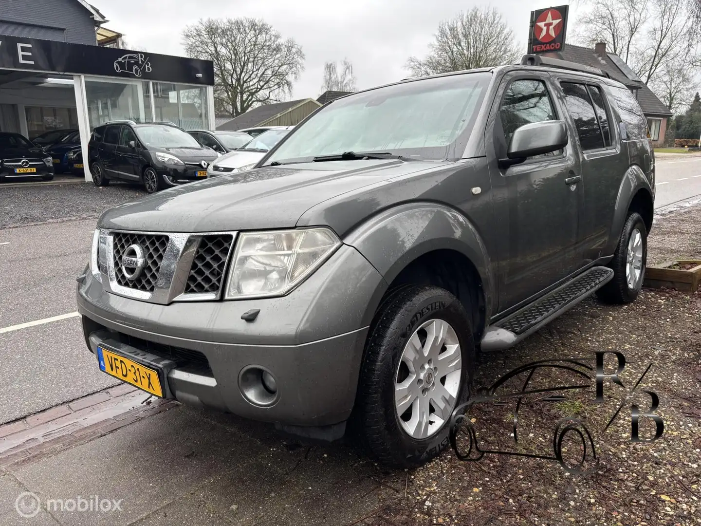 Nissan Pathfinder 2.5 LE Premium 4WD EXPORTPRIJS LEES TEKST Grau - 1
