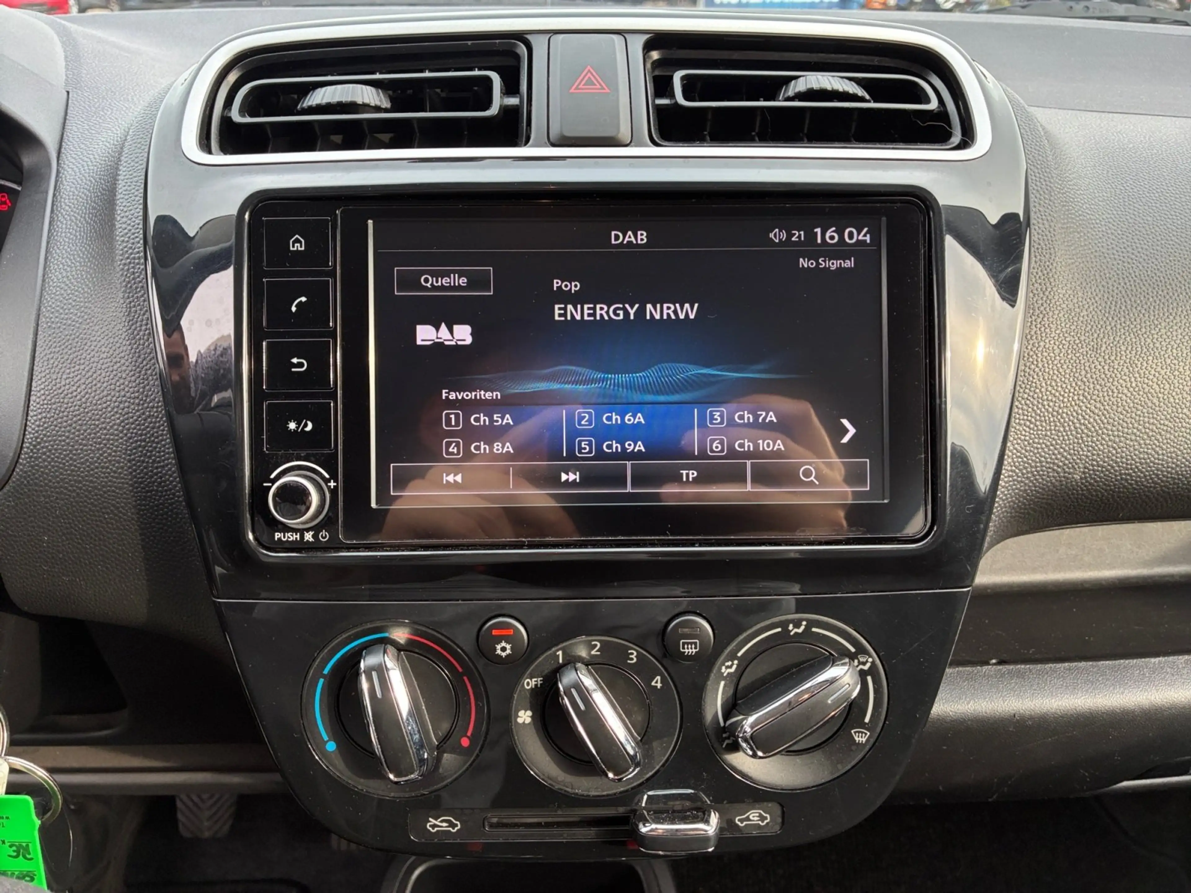Mitsubishi Space Star Select+ 1,2 l MIVEC Tempomat Sitzhzg. — photo 13