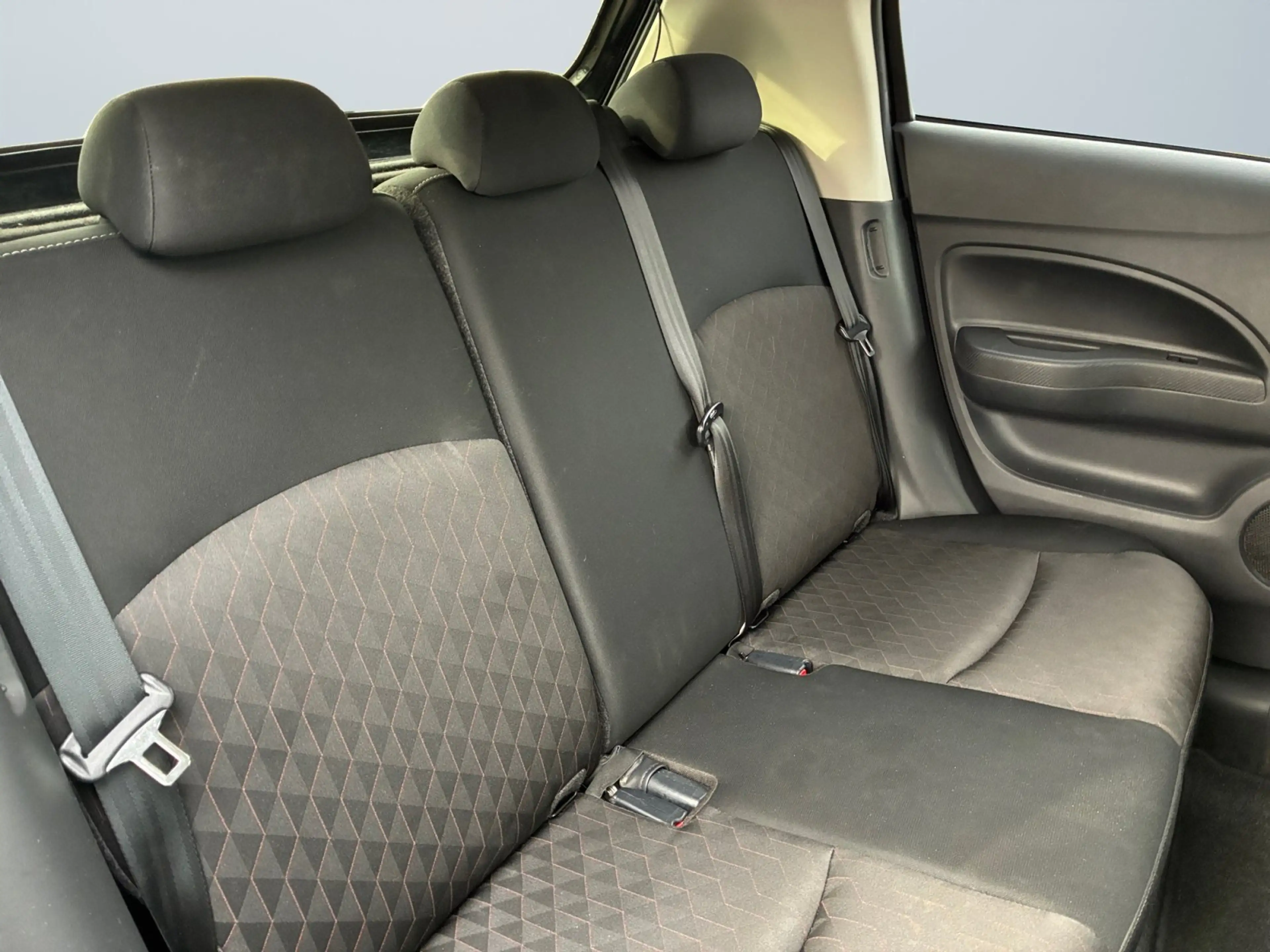 Mitsubishi Space Star Select+ 1,2 l MIVEC Tempomat Sitzhzg. — photo 11