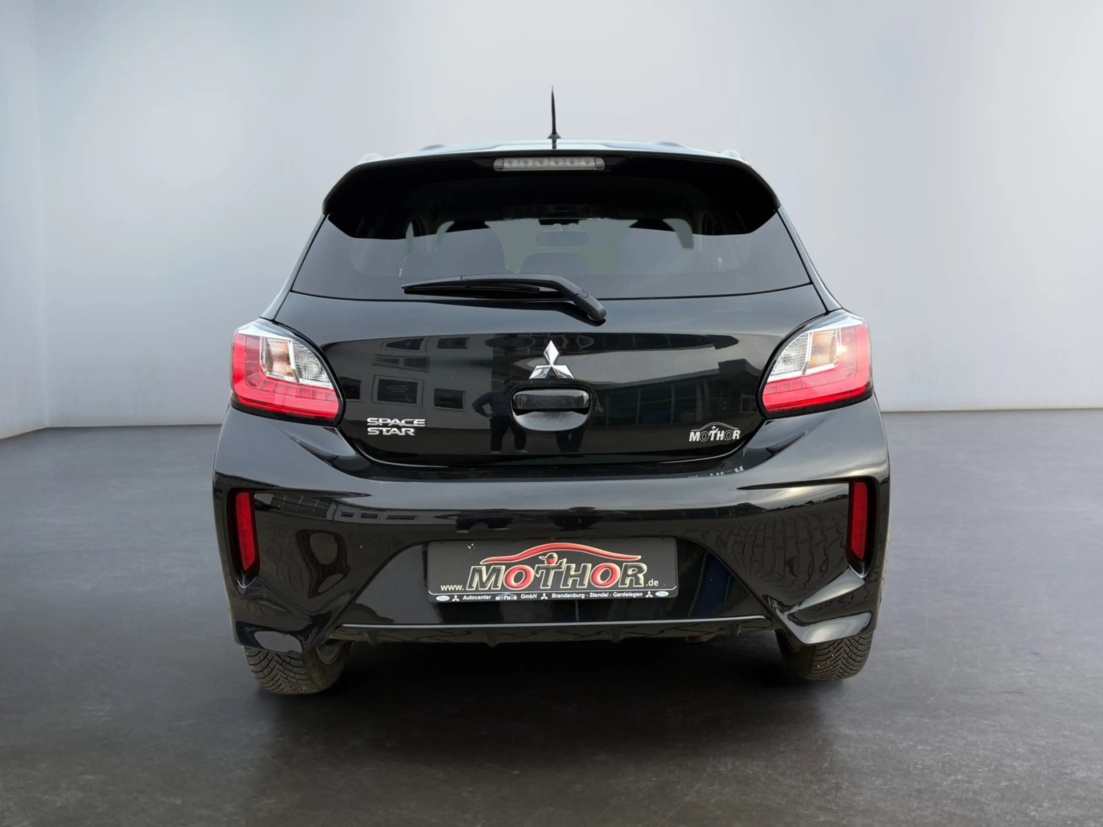 Mitsubishi Space Star Select+ 1,2 l MIVEC Tempomat Sitzhzg. — photo 5