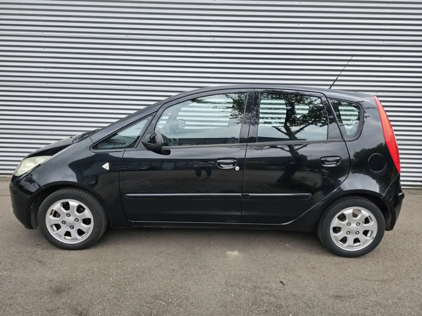 Mitsubishi Colt 1.3 Inform Cool Pack AUTOMAAT Zwart - 2