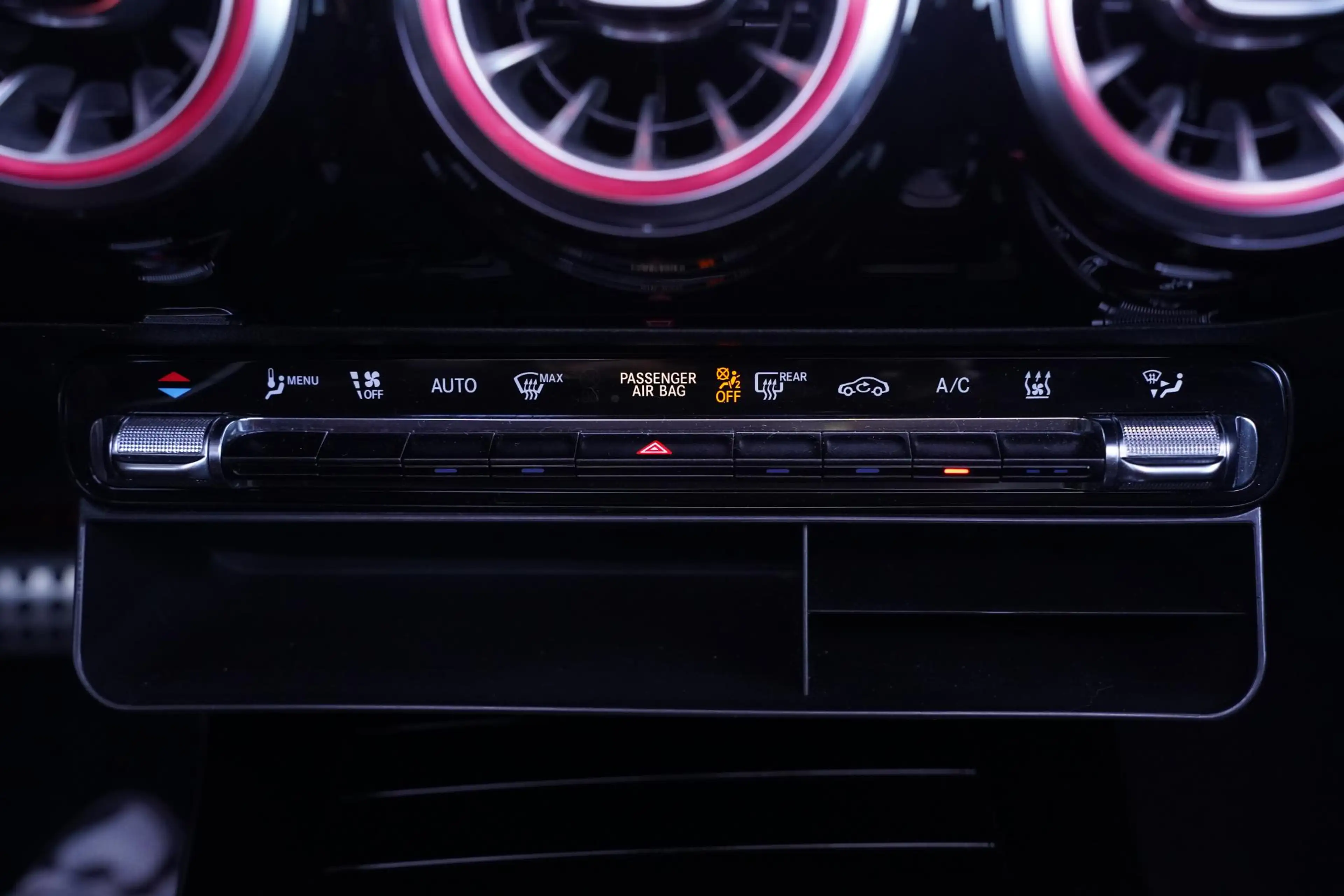 Mercedes-Benz CLA 250 Shooting Brake e Business Solution AMG Limited SOH — photo 17
