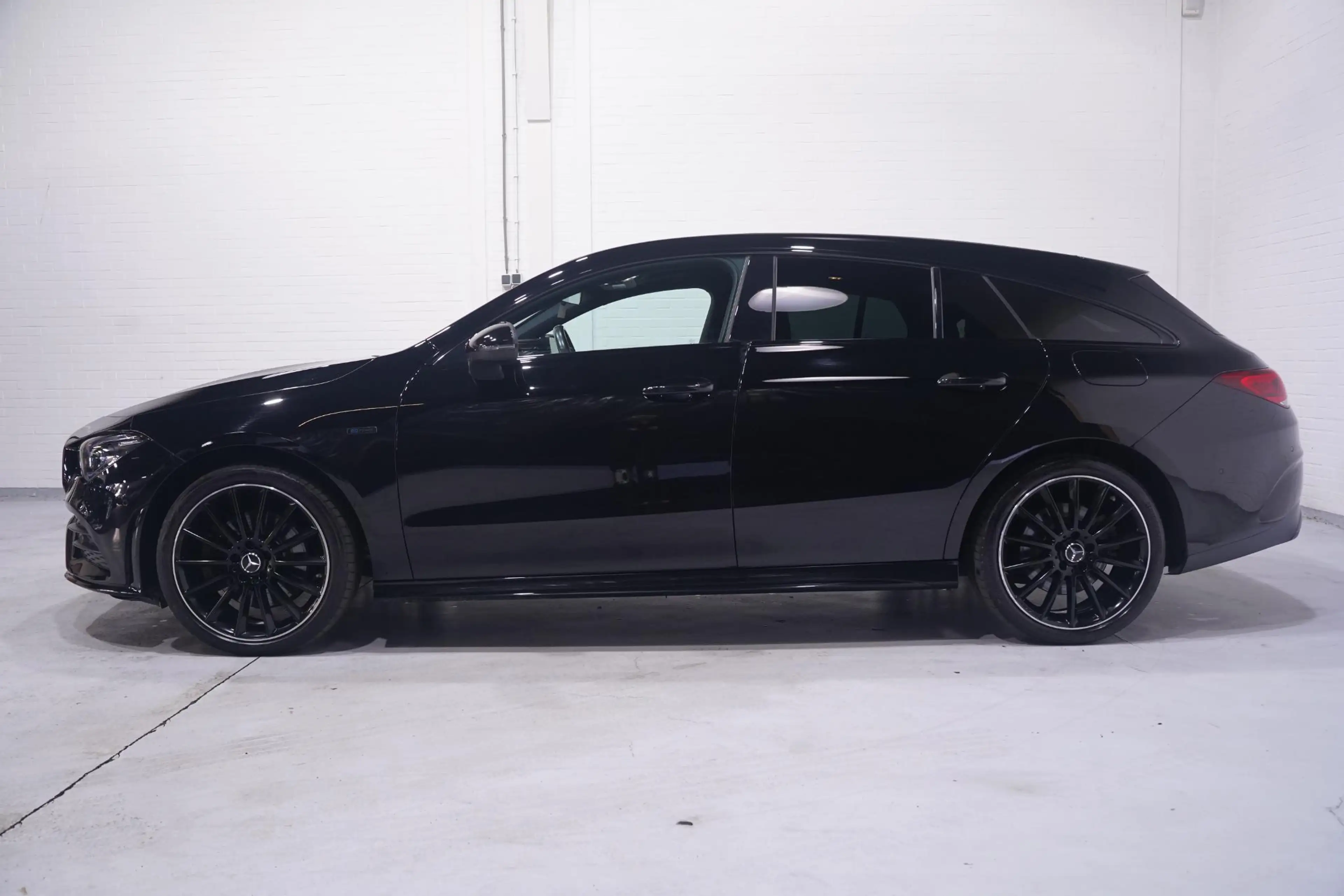 Mercedes-Benz CLA 250 Shooting Brake e Business Solution AMG Limited SOH — photo 5