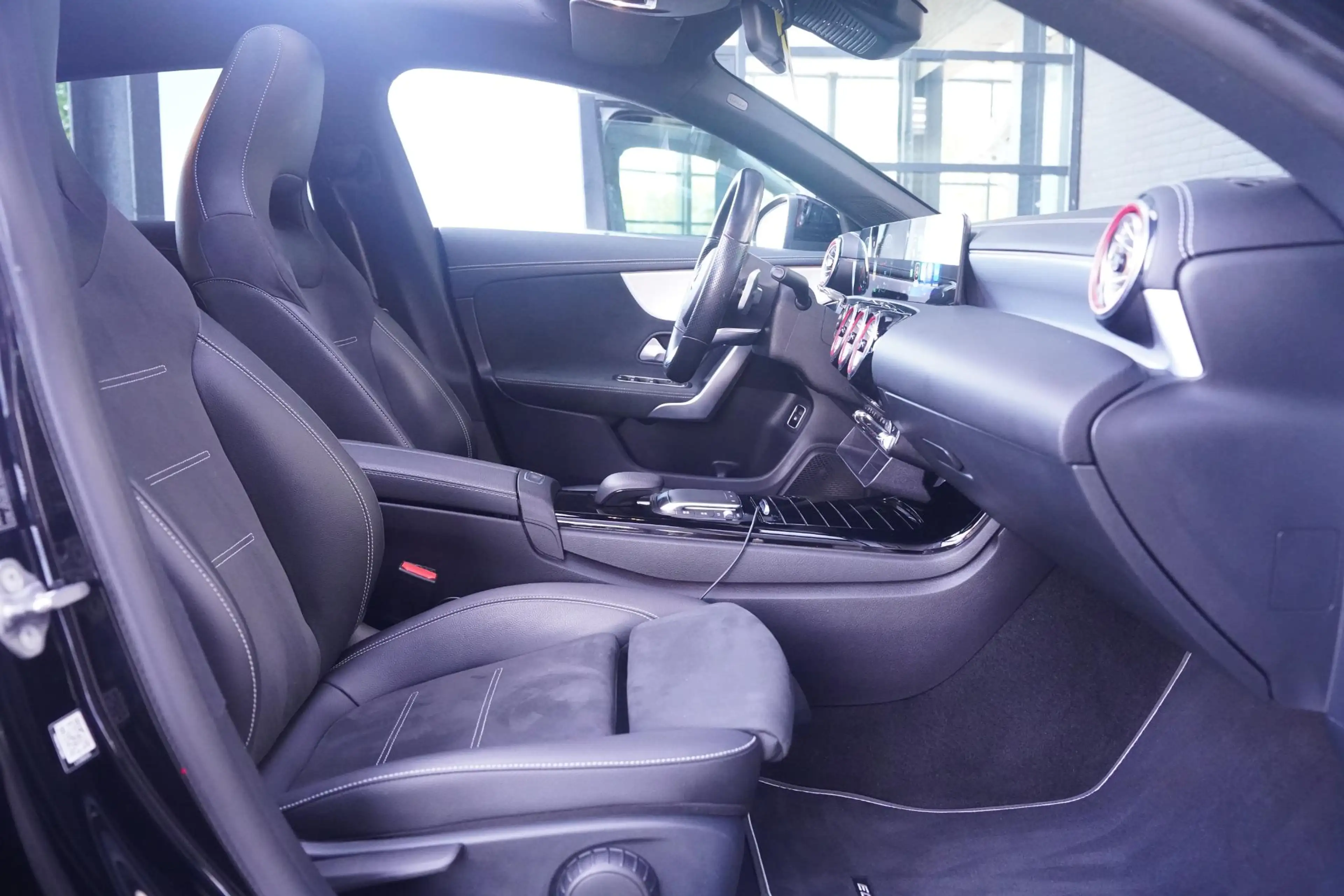 Mercedes-Benz CLA 250 Shooting Brake e Business Solution AMG Limited SOH — photo 12