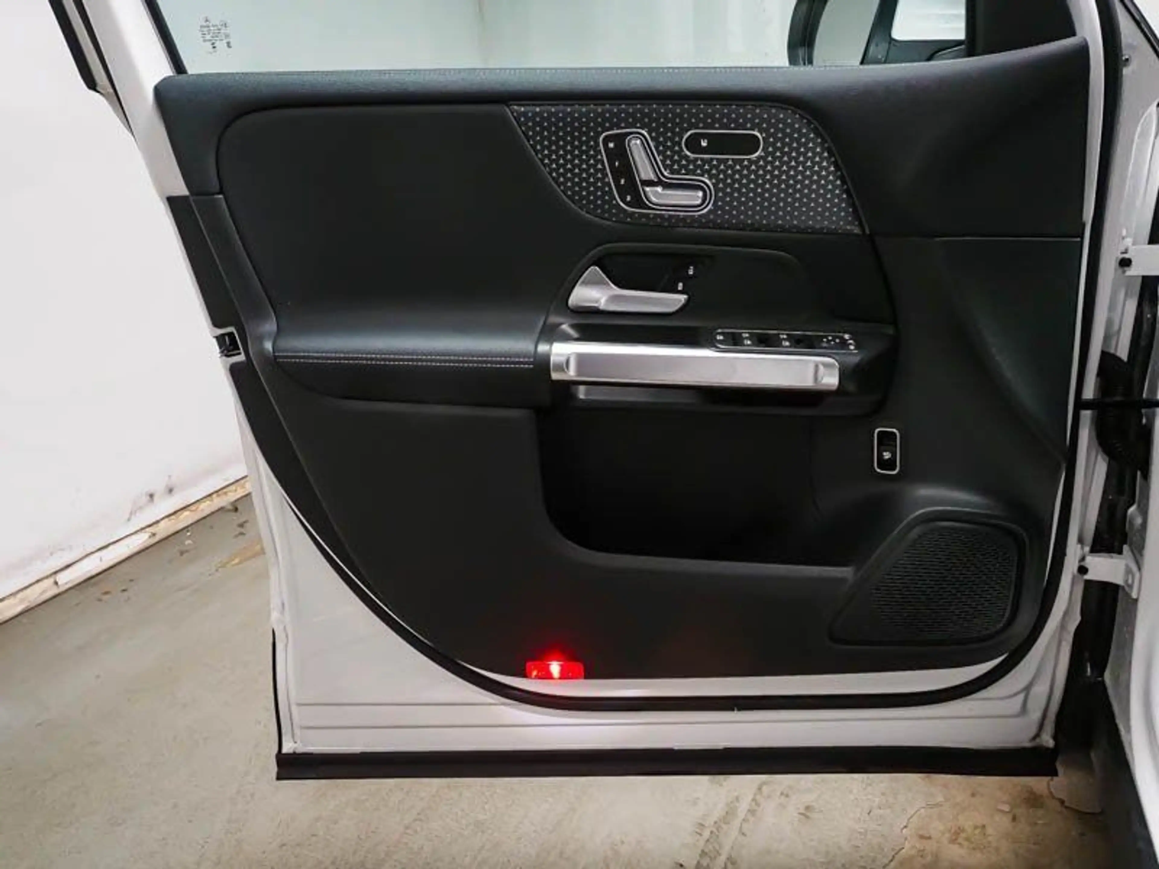 Mercedes-Benz EQB 250 PROGR-ADVANCED MEMORY FAP KAMERA WINTER — photo 5