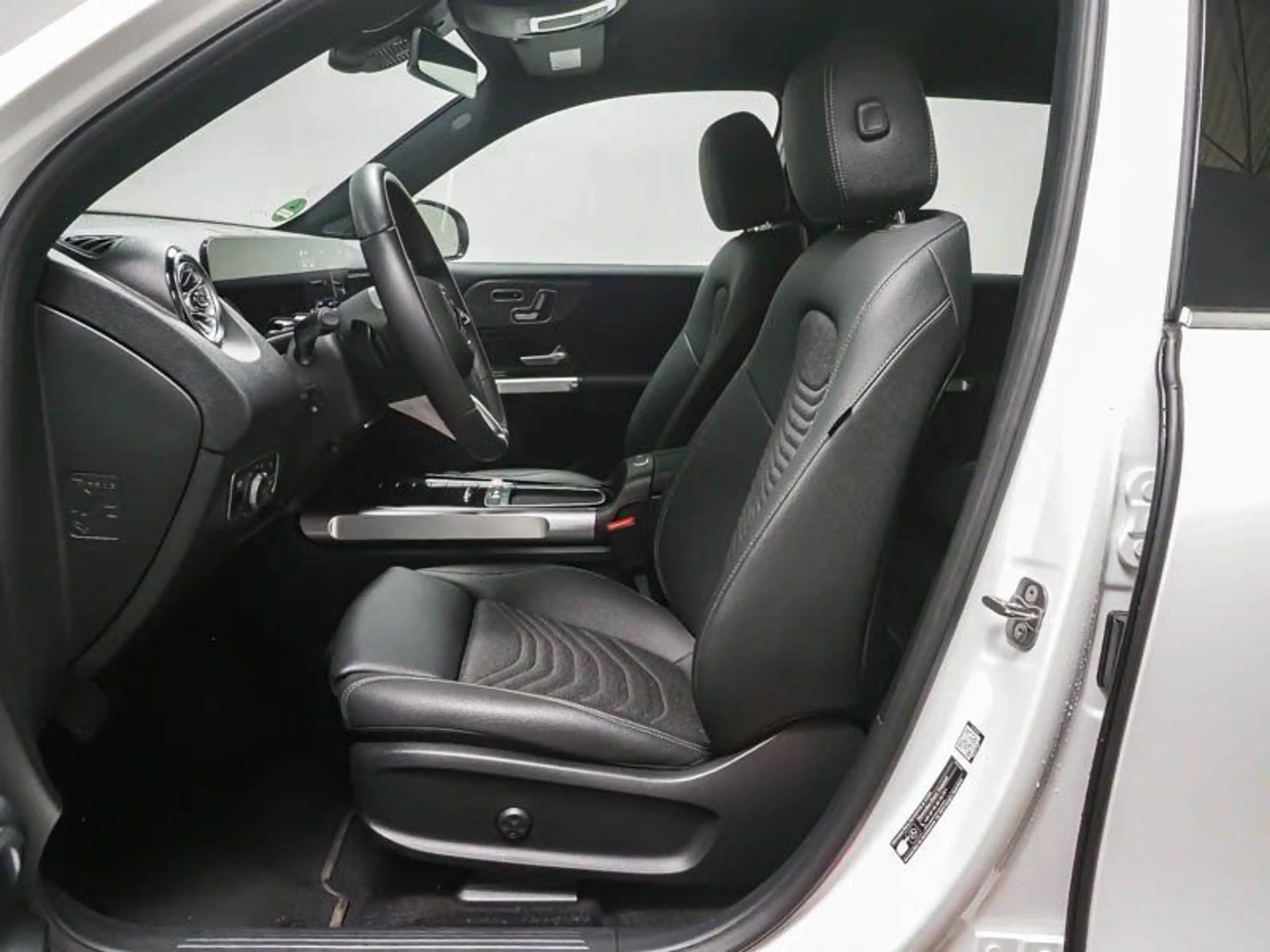 Mercedes-Benz EQB 250 PROGR-ADVANCED MEMORY FAP KAMERA WINTER — photo 6