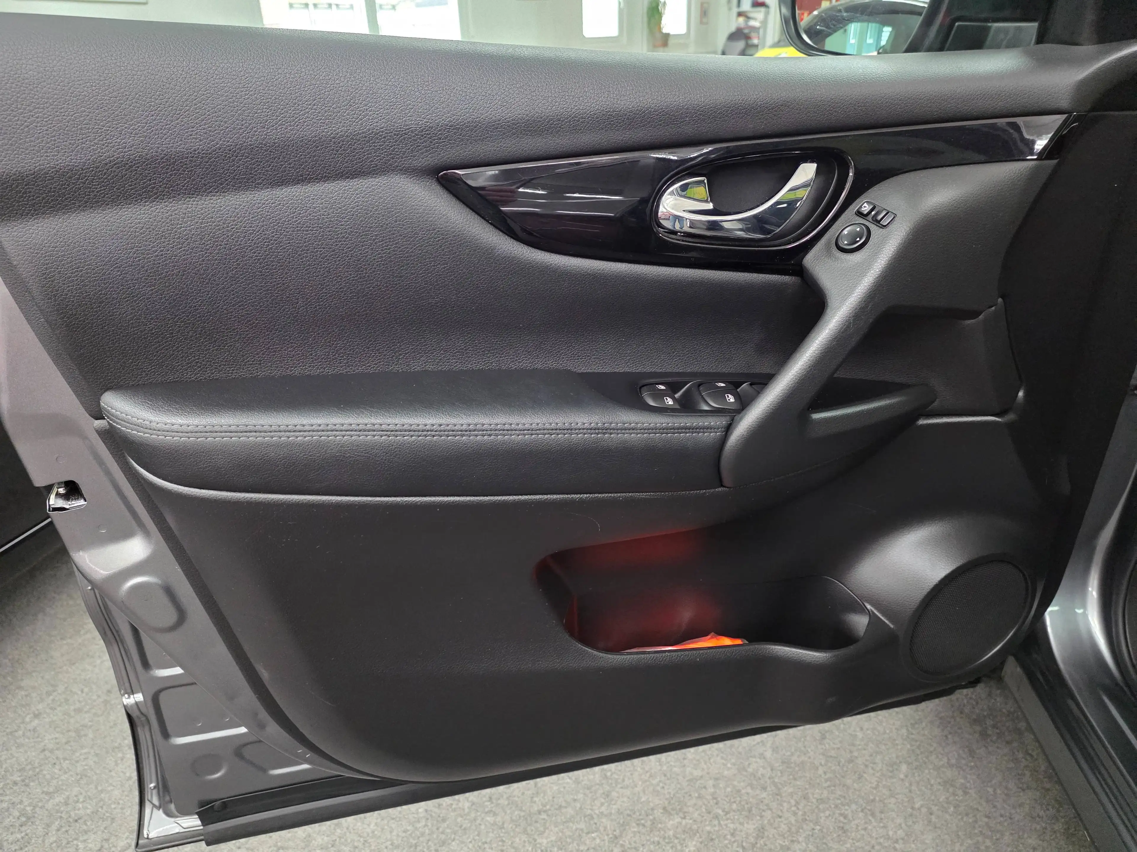 Nissan Qashqai Qashqai 1.3 VISIA Kamera,Spurp.,Panod.,DAB,8-fach ber.,Garantie ! — photo 4