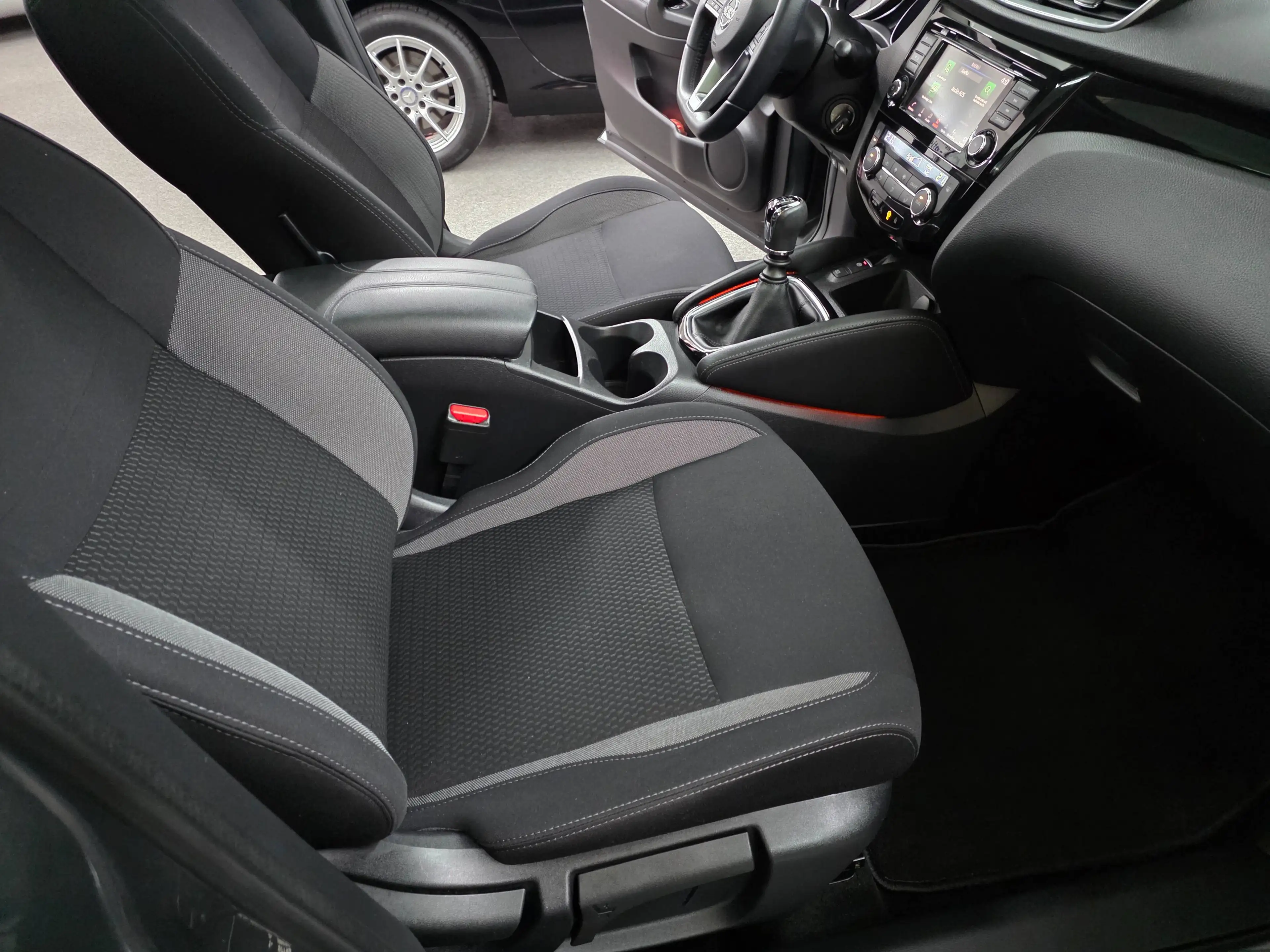 Nissan Qashqai Qashqai 1.3 VISIA Kamera,Spurp.,Panod.,DAB,8-fach ber.,Garantie ! — photo 21