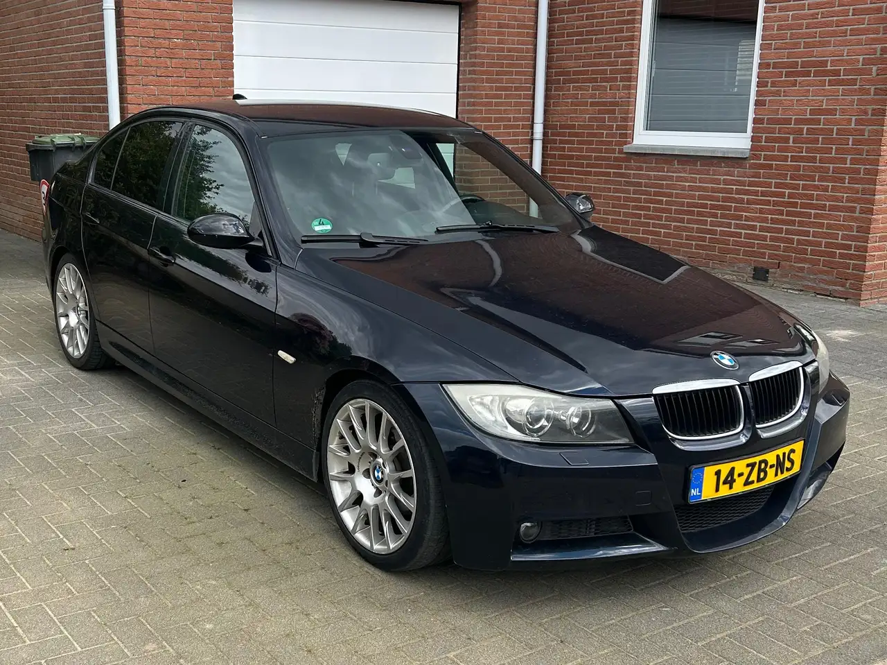 BMW 330 330 320si — photo 1 of 13