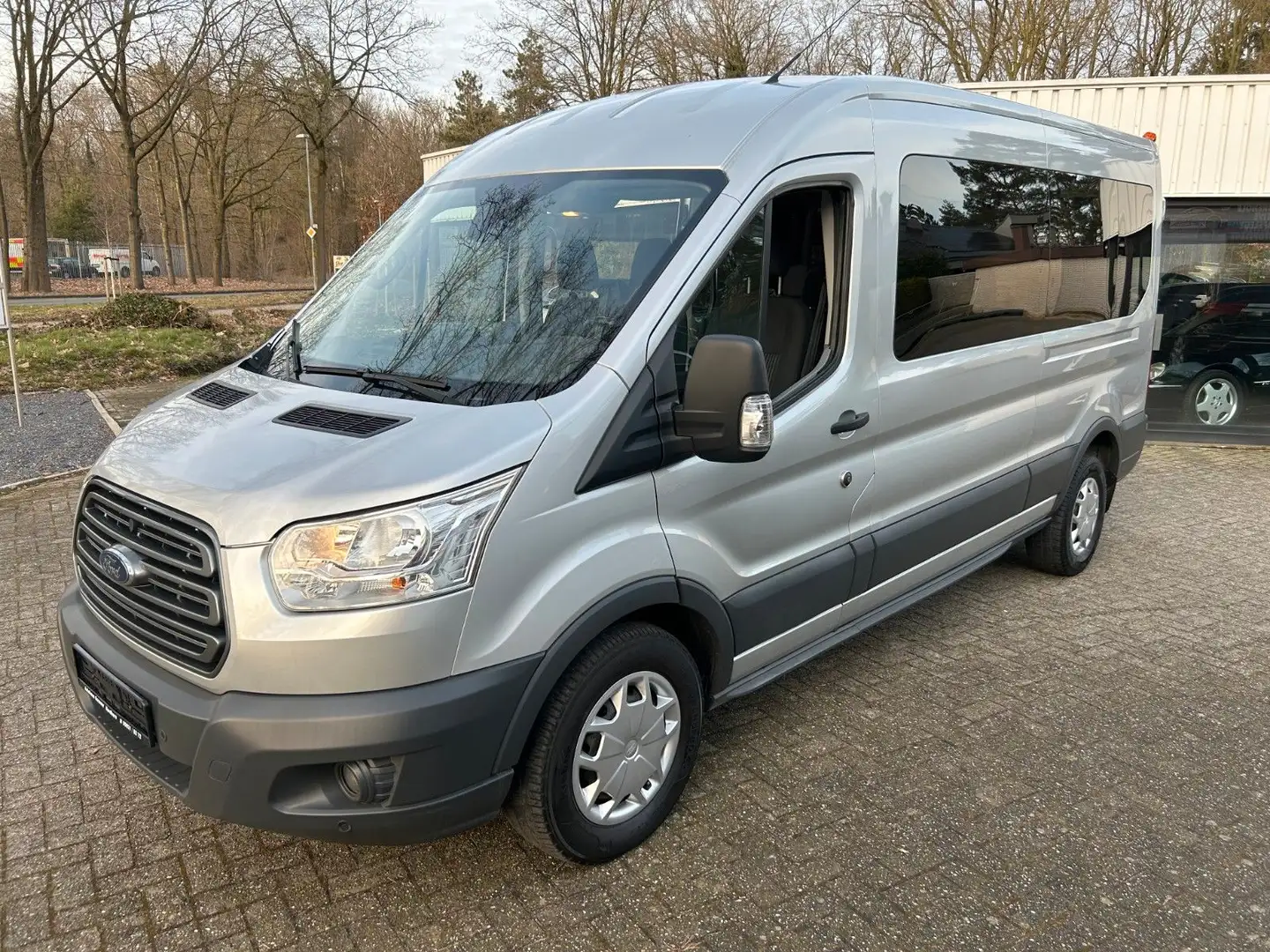 Ford Transit Kombi 350 L3 Trend 2.0 TDCI 9-Sitzer Argento - 2