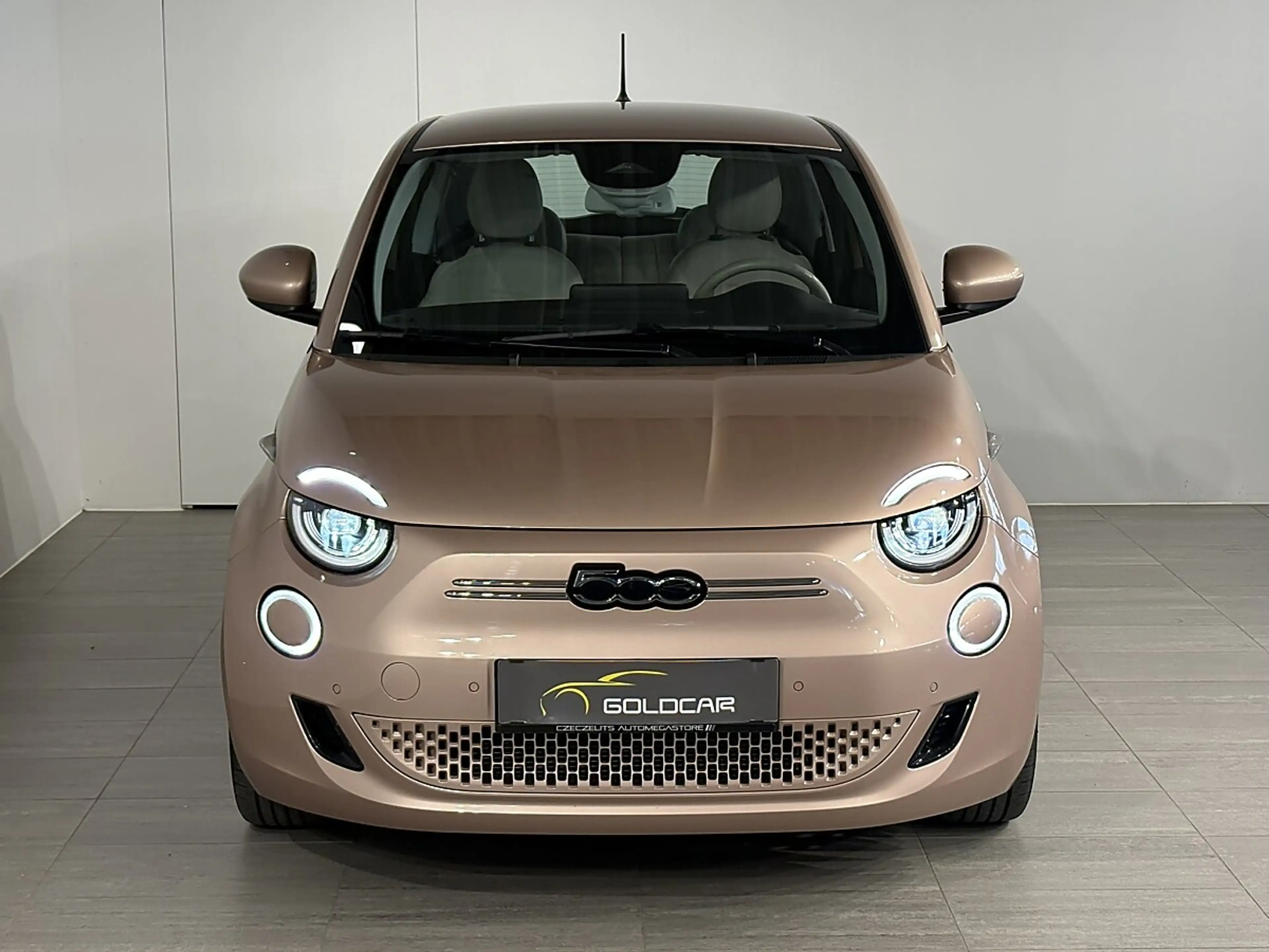 Fiat 500e 500 Elektro La Prima 3+1 42 kWh — photo 2