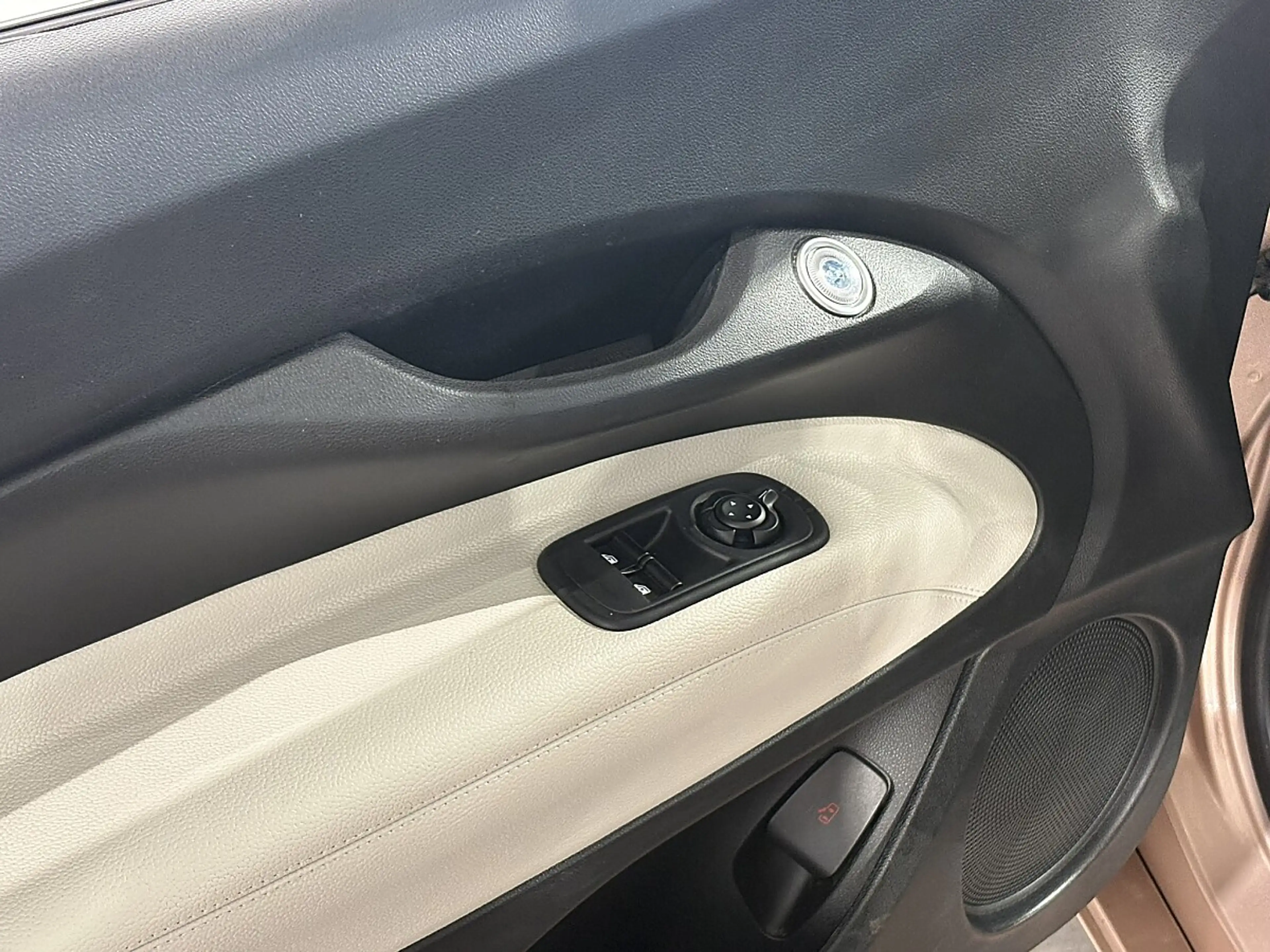 Fiat 500e 500 Elektro La Prima 3+1 42 kWh — photo 11