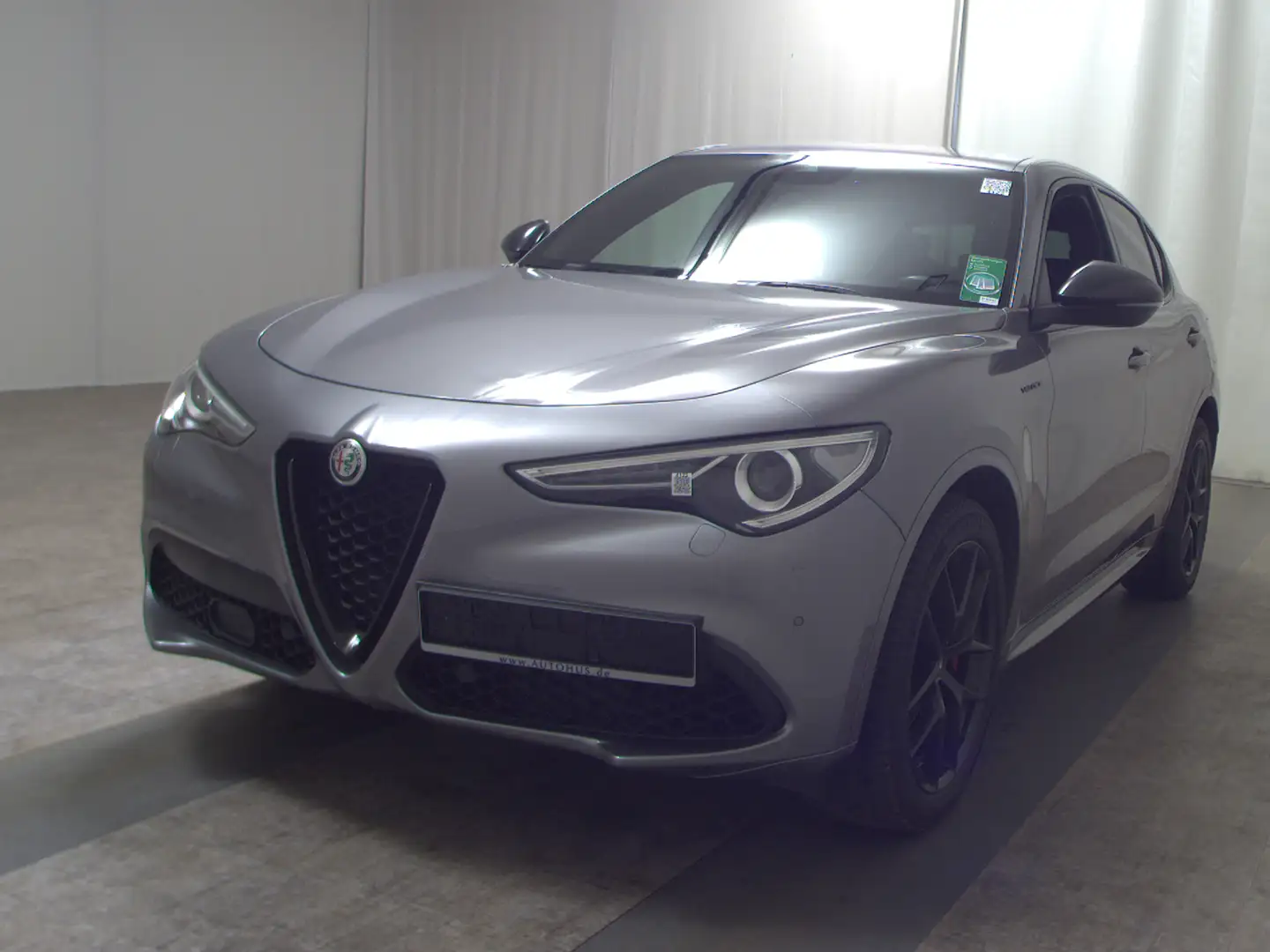 Alfa Romeo Stelvio 2.2 JTDM Veloce Q4 Leder Navi Xenon RFK Grau - 2