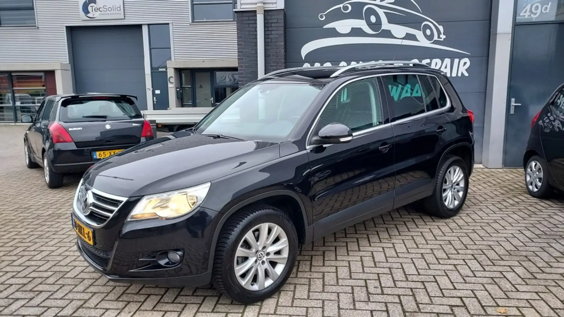 Volkswagen Tiguan 2.0 TSi Automaat / Leder interieur / nieuwe APK Zwart - 1
