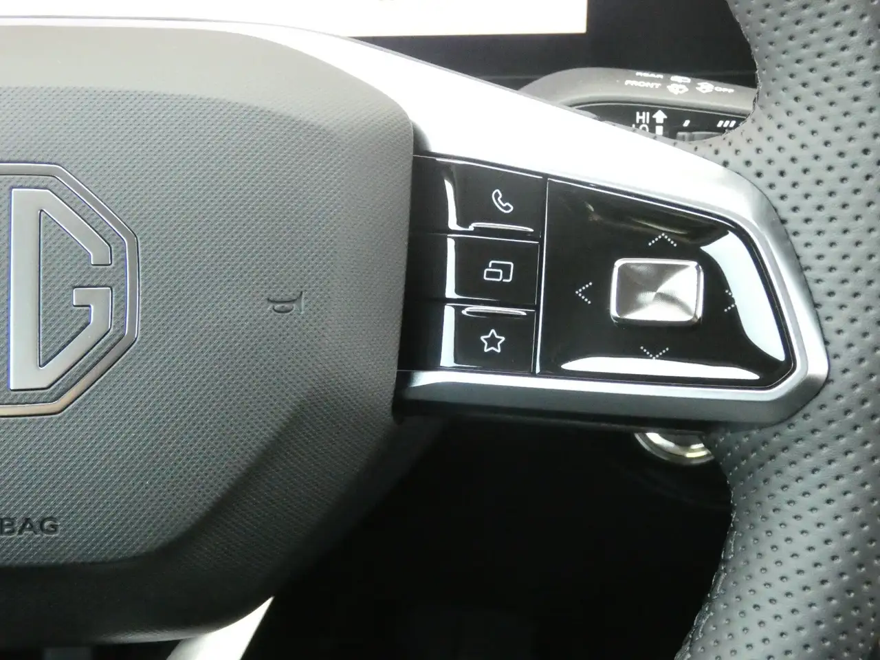 MG HS Luxury +360°+Fahrassistenz+LED+elekt.HK 18