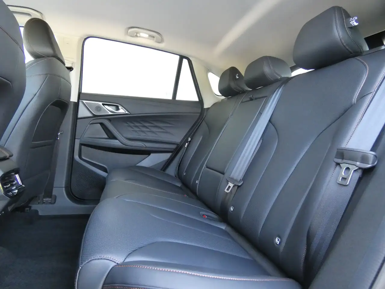 MG HS Luxury +360°+Fahrassistenz+LED+elekt.HK 17