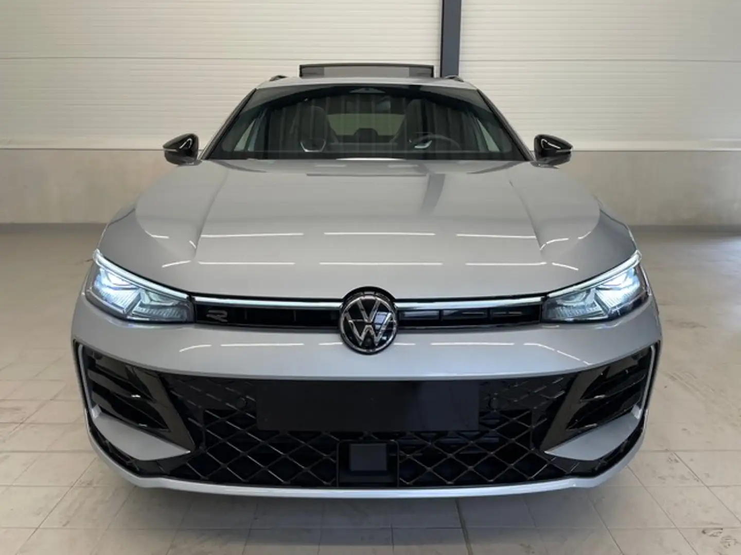 Volkswagen Passat Variant 2.0 TDI 110 kW R-line ACC+LANE+APP+MATRIX+HARMA... Silber - 2