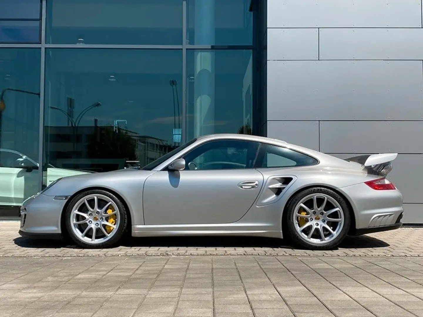 Porsche 997 GT2 MwSt. 1.Hand Zilver - 2