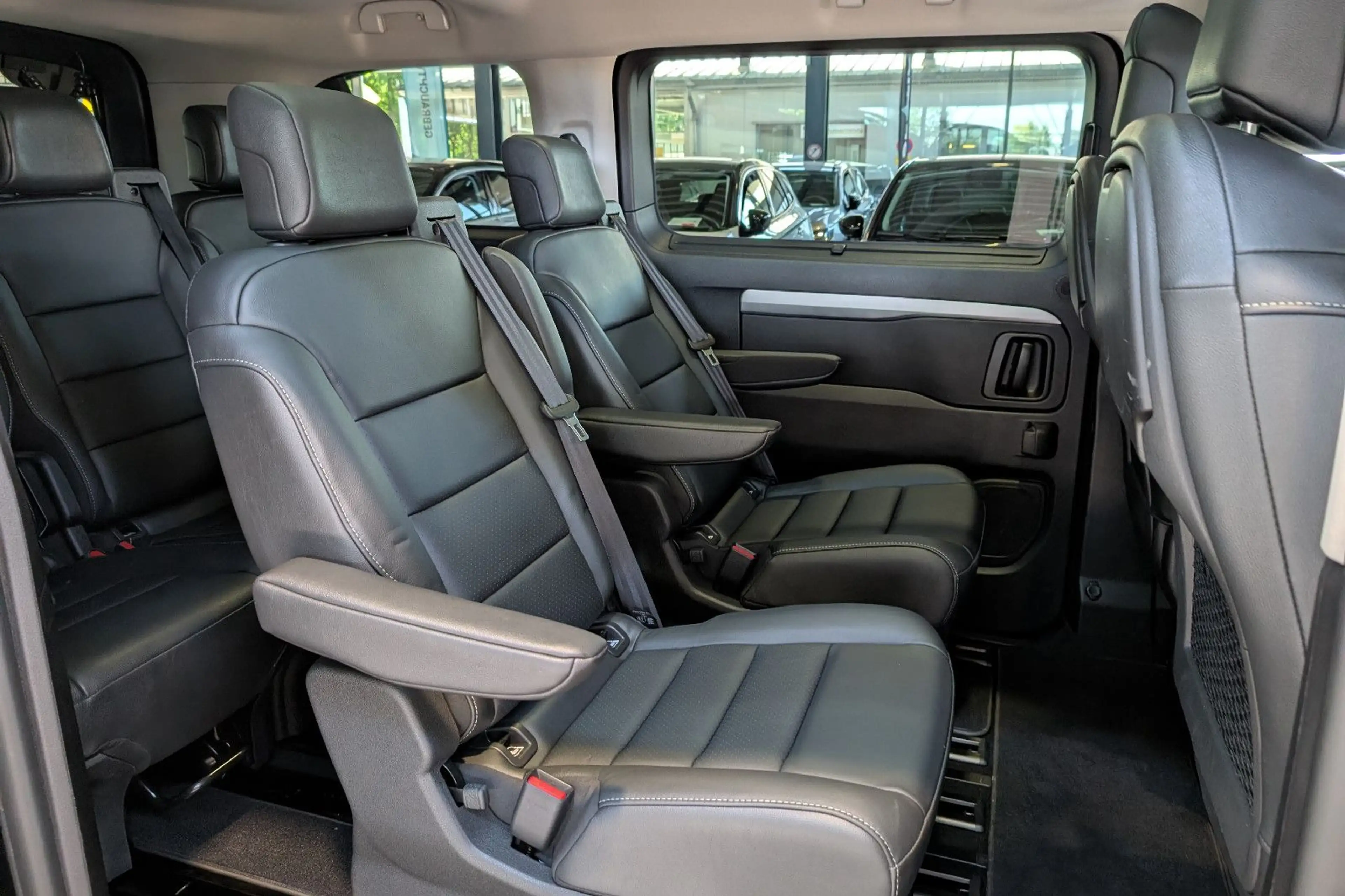 Opel Zafira Life 2.0 D Tourer M Autom. *Pano*Navi* — photo 9