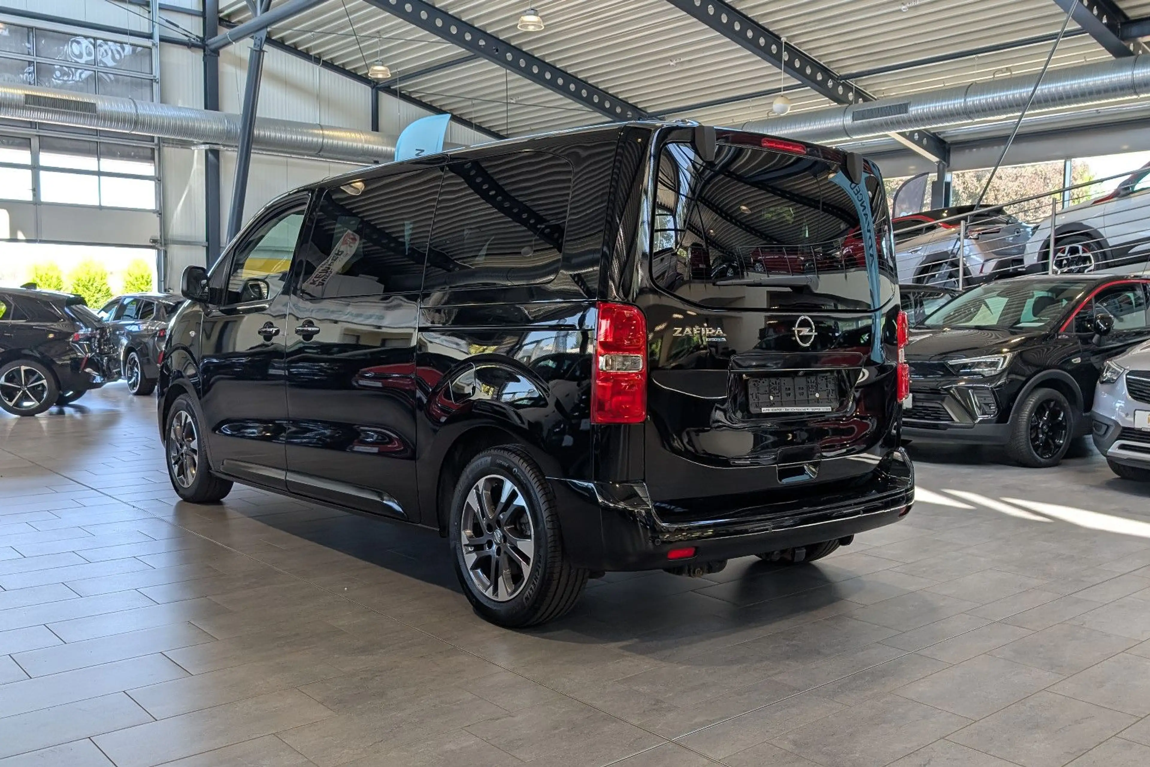 Opel Zafira Life 2.0 D Tourer M Autom. *Pano*Navi* — photo 13