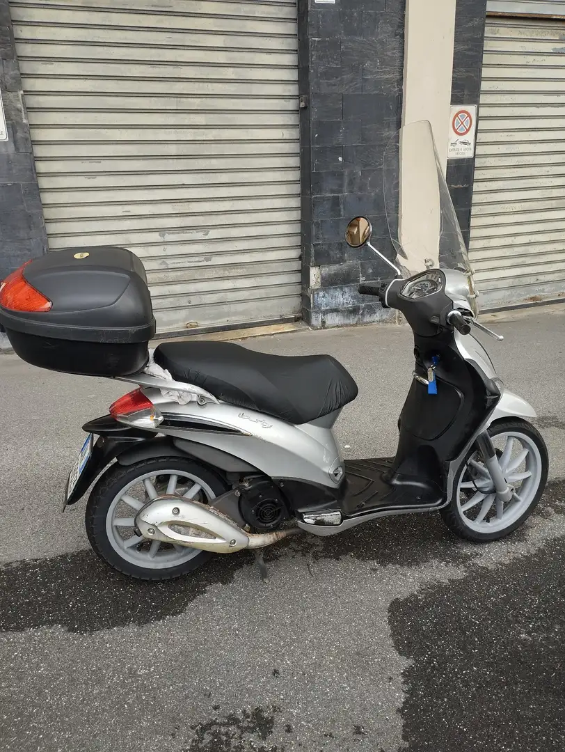Piaggio Liberty 150 Moc 150 Zilver - 2