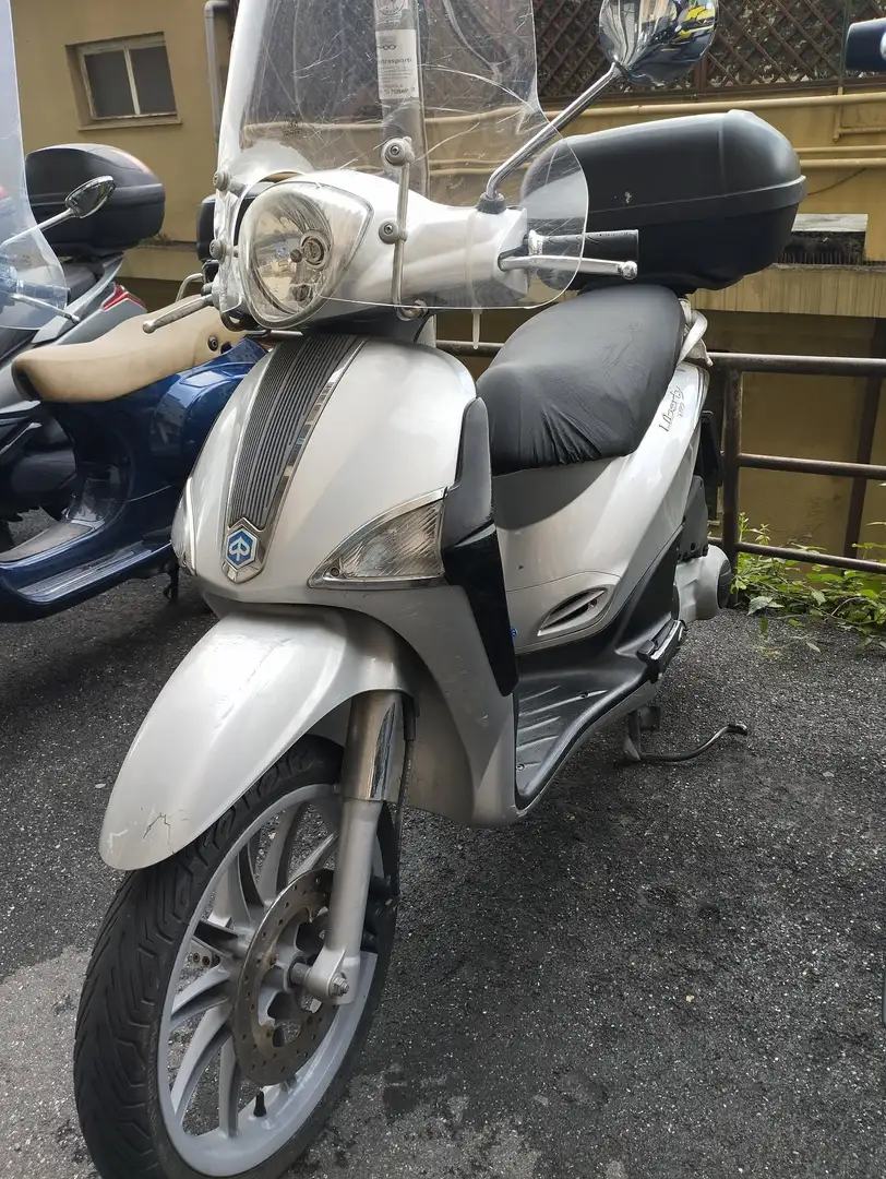 Piaggio Liberty 150 Moc 150 Zilver - 1