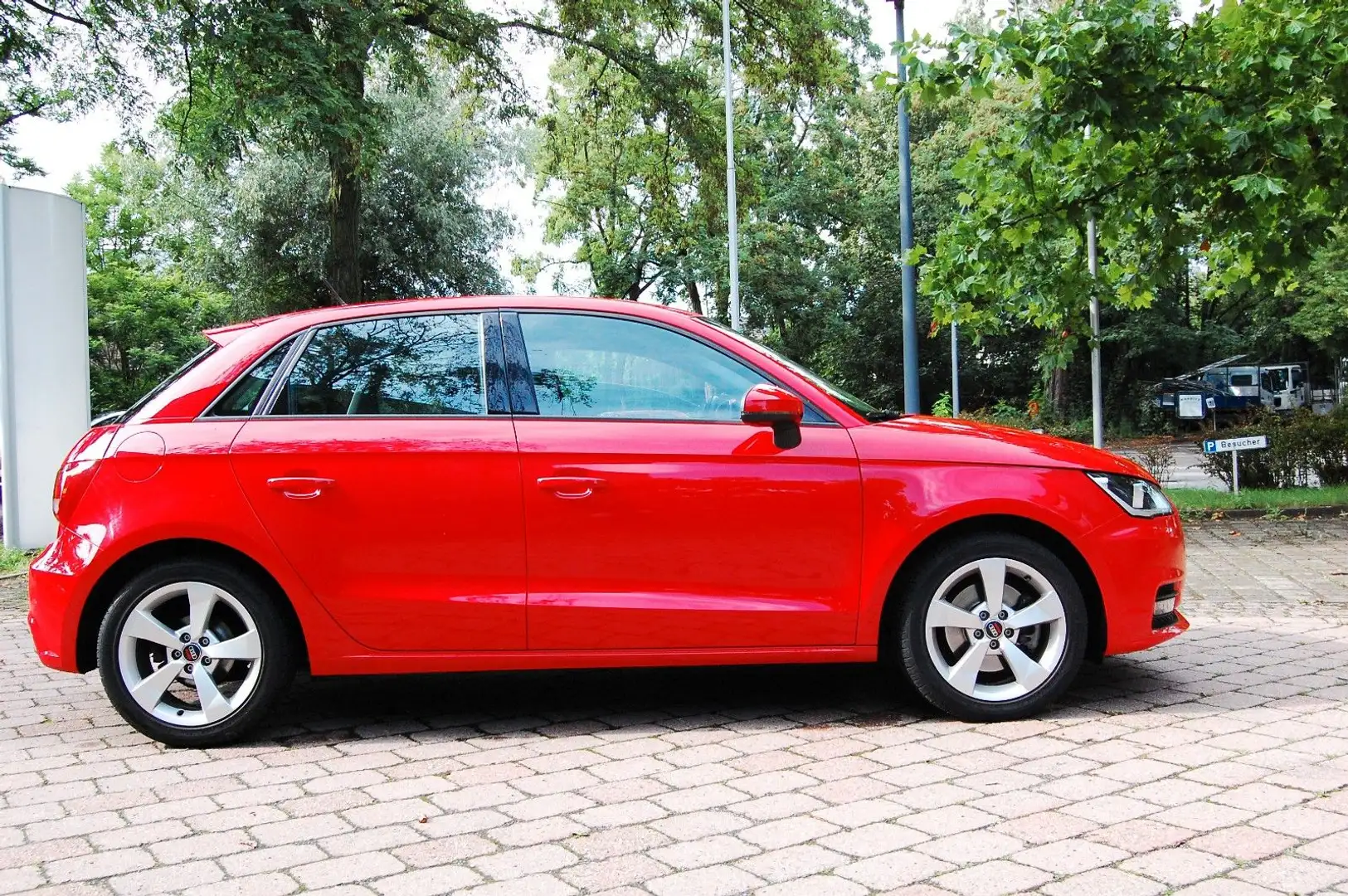 Audi A1 Sportback Sport 1,4TFSI-125PS. Navi,Sitzheizu Rood - 2