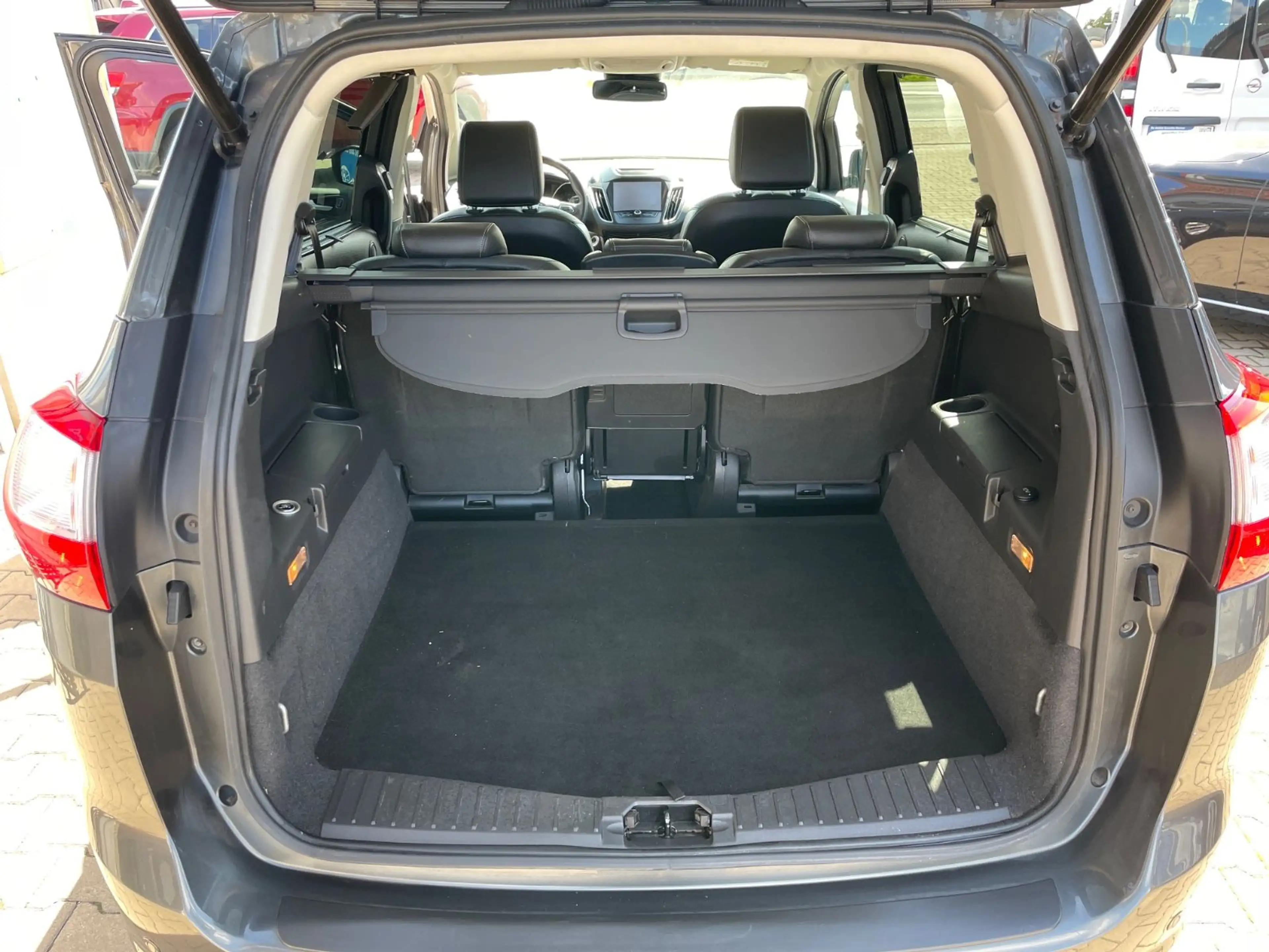 Ford Grand C-Max Titanium aus 2.Hand TÜV-AU NEU — photo 16