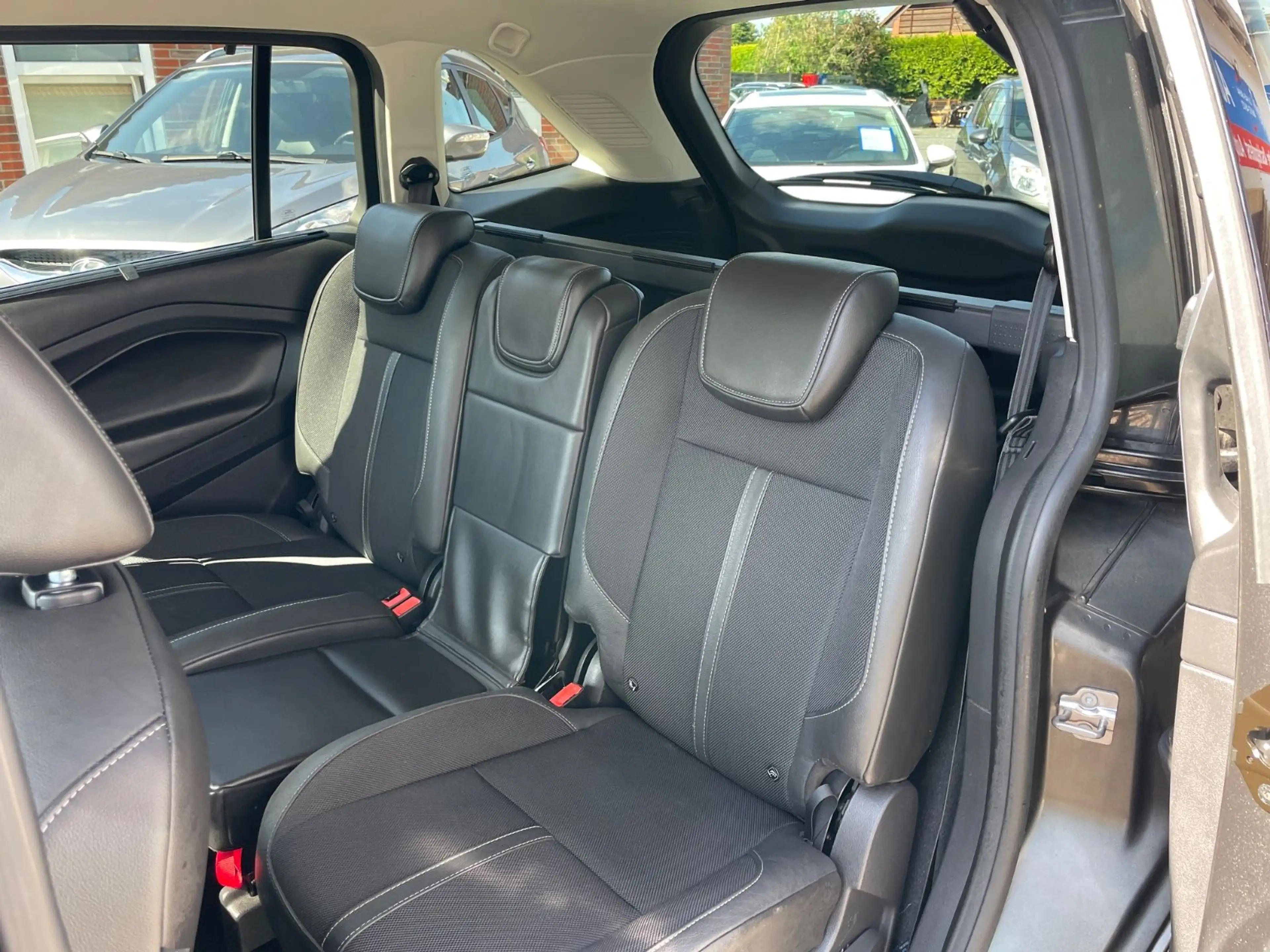 Ford Grand C-Max Titanium aus 2.Hand TÜV-AU NEU — photo 12