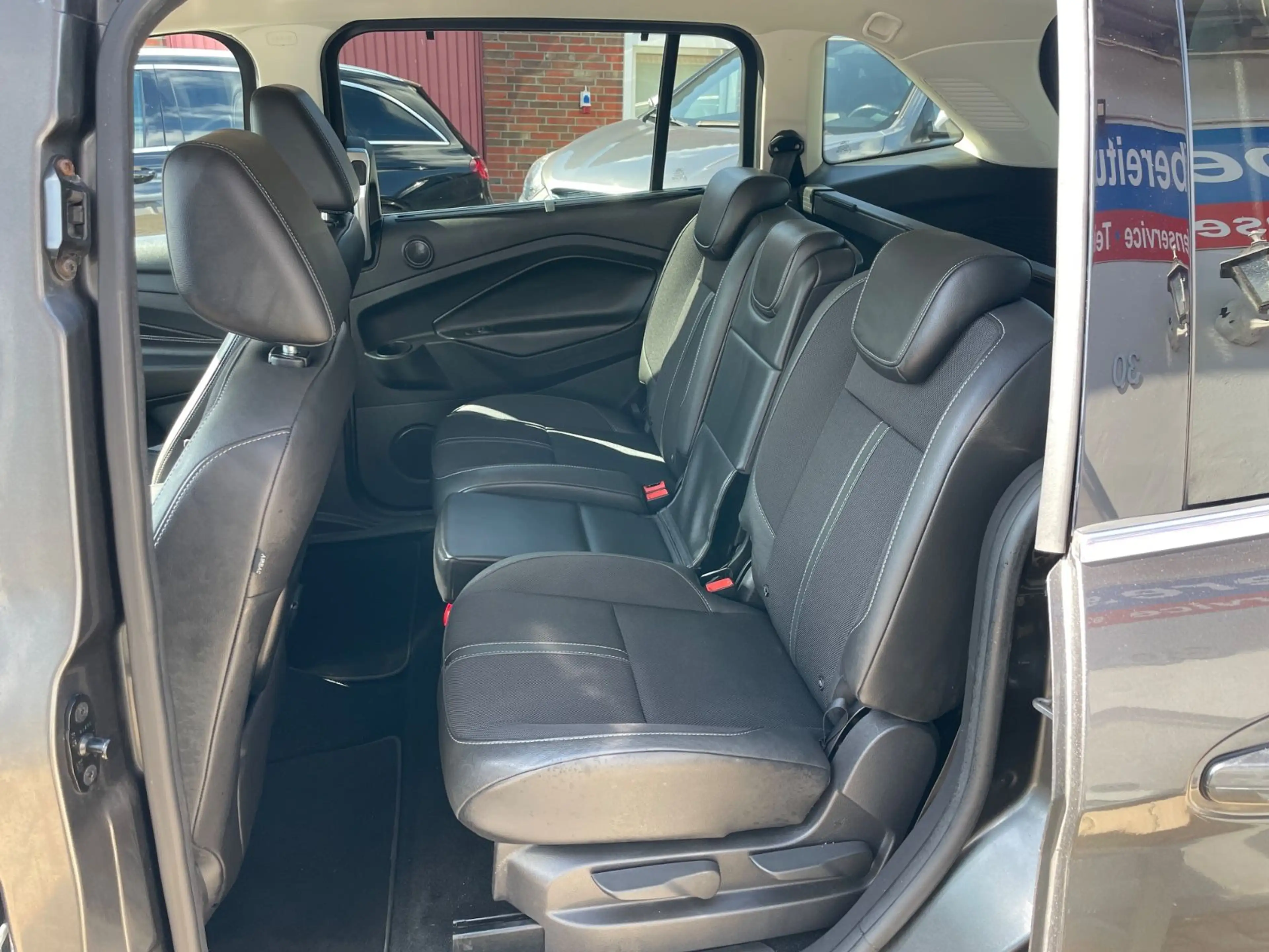 Ford Grand C-Max Titanium aus 2.Hand TÜV-AU NEU — photo 11