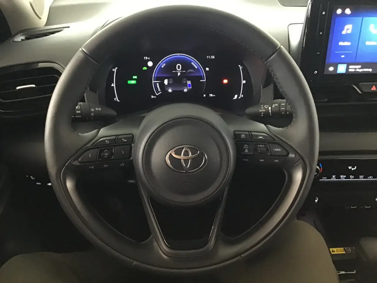 Toyota Yaris 1.5 Hybrid Teamplayer KAMERA ACC LED 14