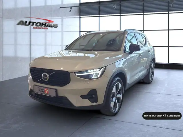 Volvo XC40 view 3