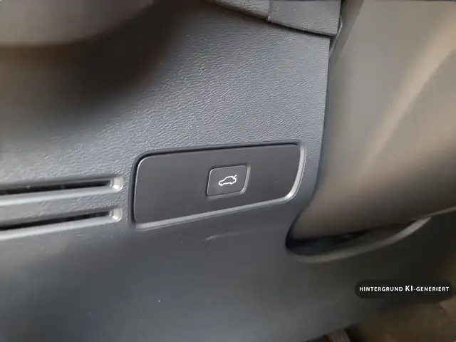 Volvo XC40 view 14