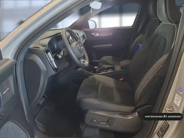 Volvo XC40 view 10