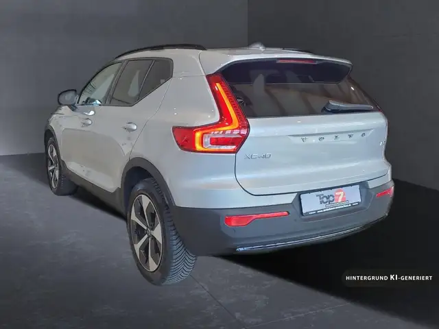 Volvo XC40 view 5