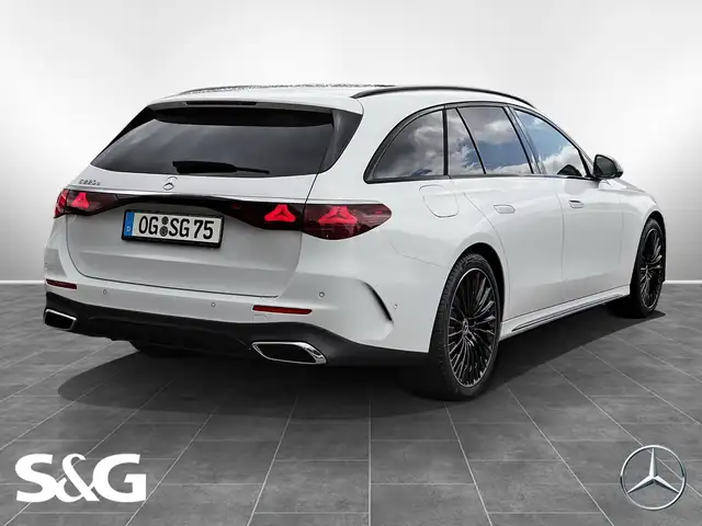 Mercedes-Benz E-Class view 2