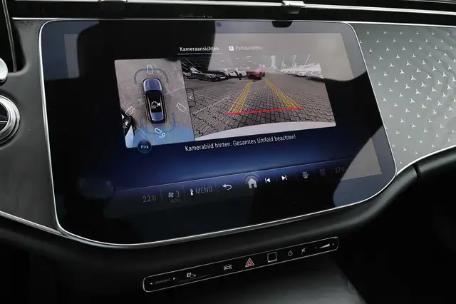 Mercedes-Benz E-Class view 11