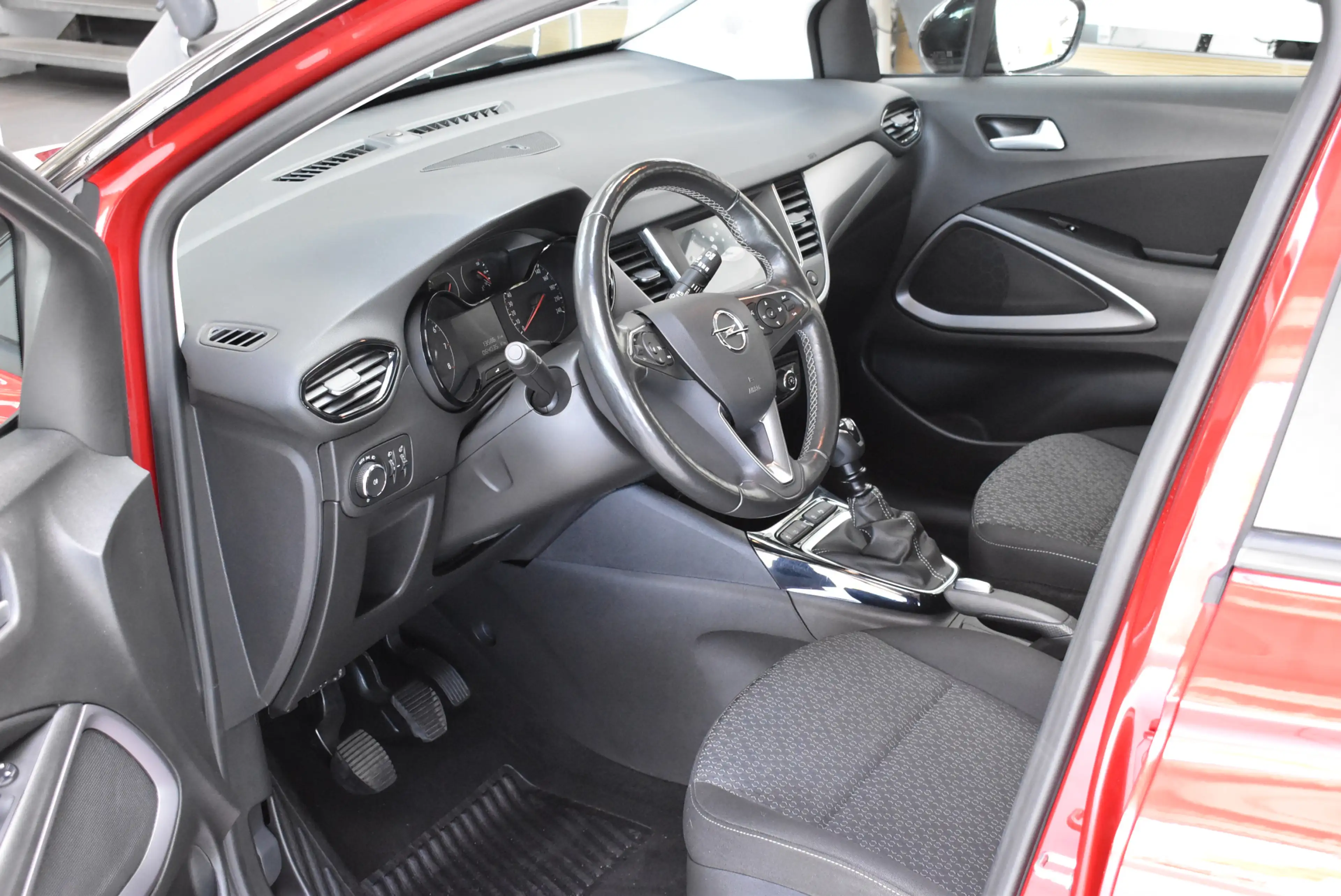 Opel Crossland Edition 1.2T 96kW SHZ LHZ LED RFK PDC — photo 4