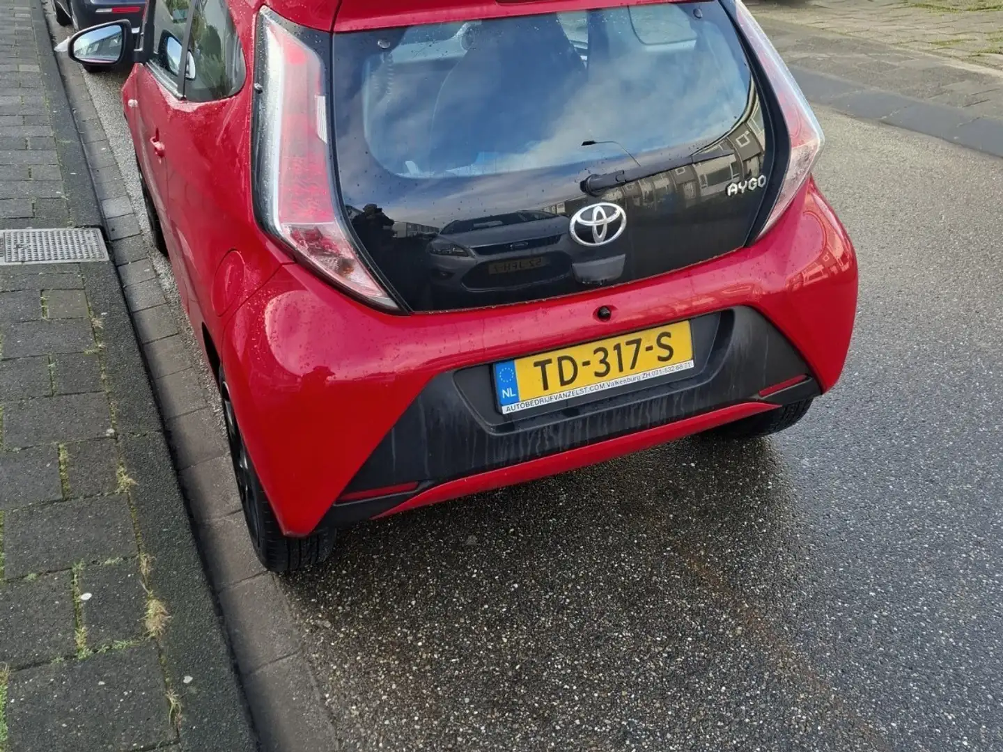 Toyota Aygo 1.0 VVT-i x Rood - 2