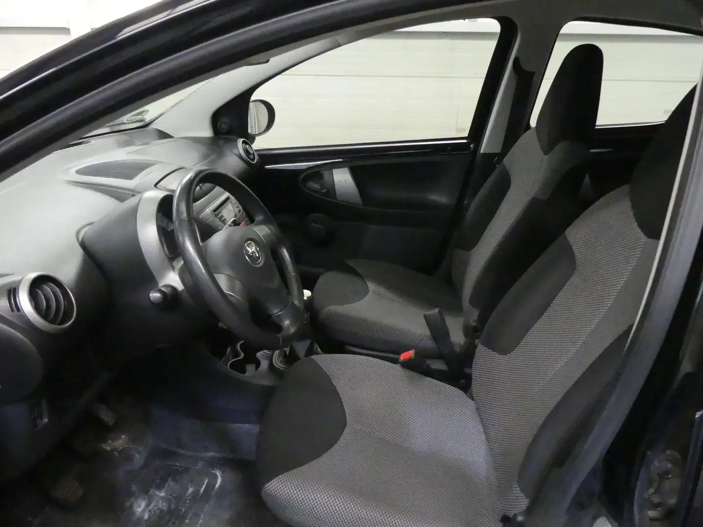 Toyota Aygo 1.0 VVT-i Aspir - Airco - 5 deurs - Mooie auto! Noir - 2