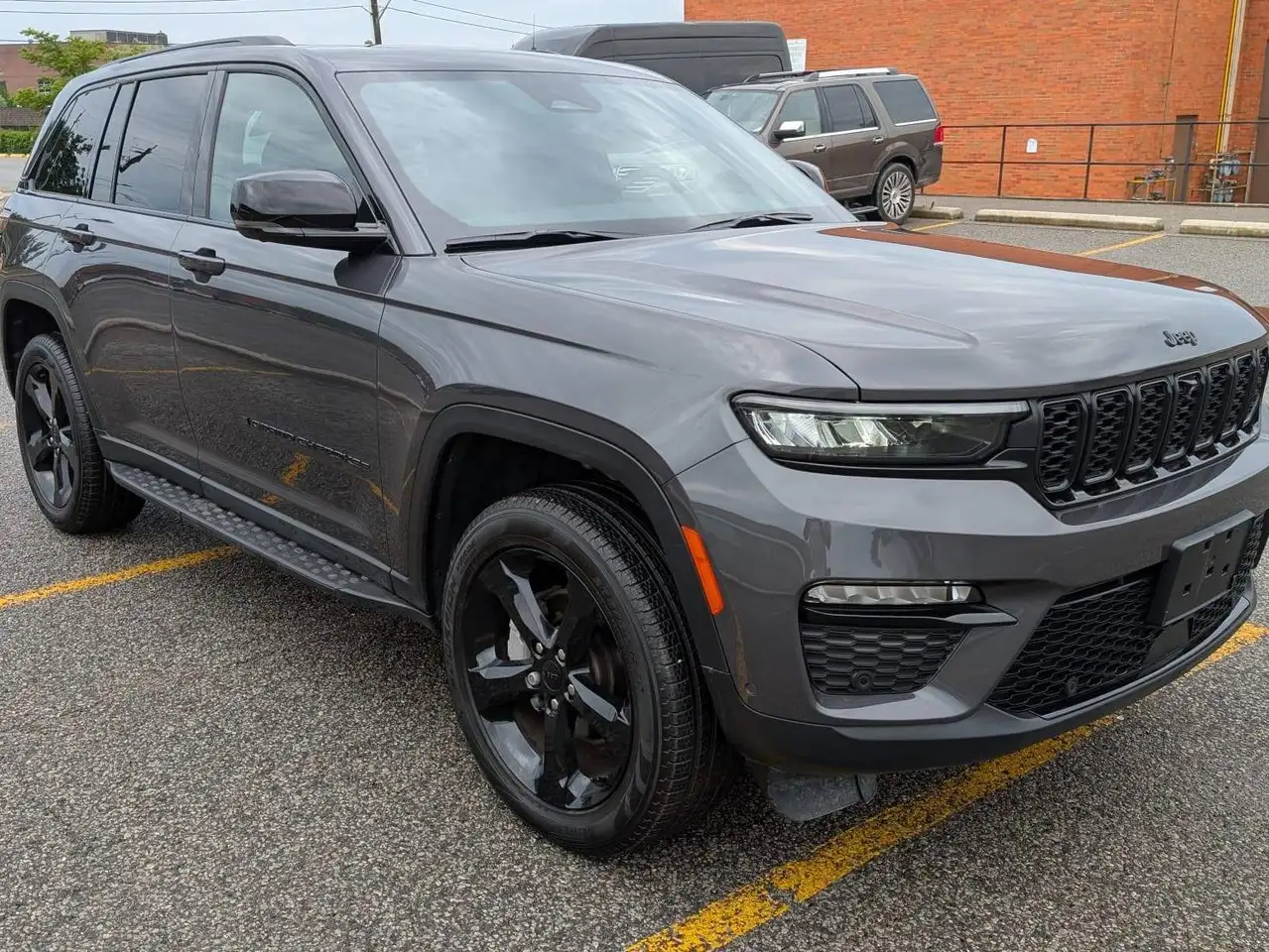 Jeep Grand Cherokee снимка Jeep Grand Cherokee