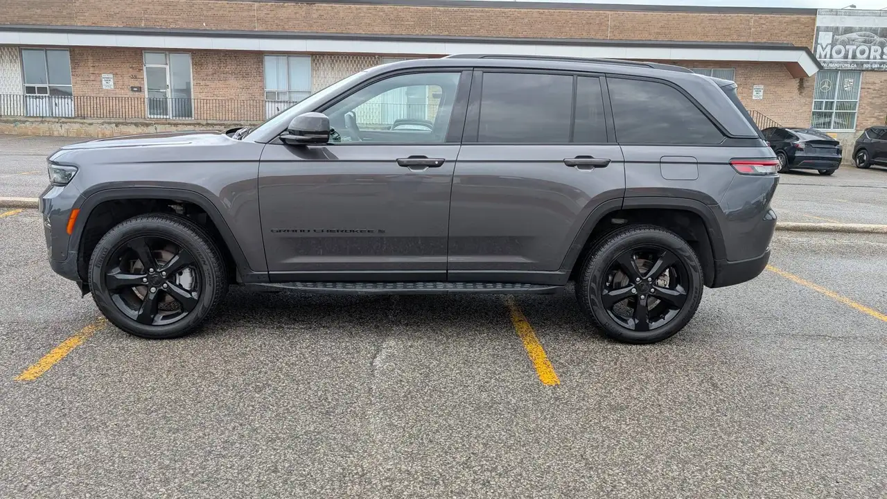 Jeep Grand Cherokee снимка Jeep Grand Cherokee