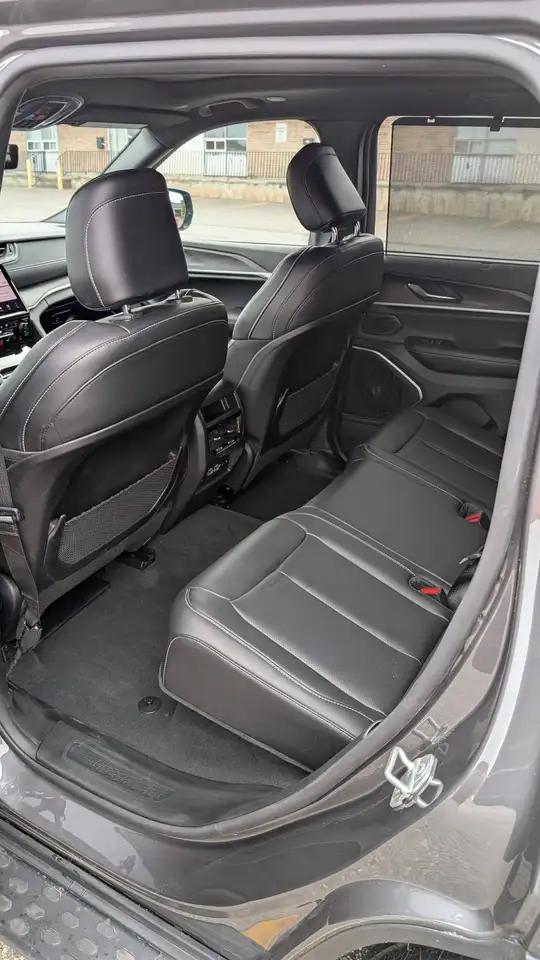 Jeep Grand Cherokee снимка Jeep Grand Cherokee