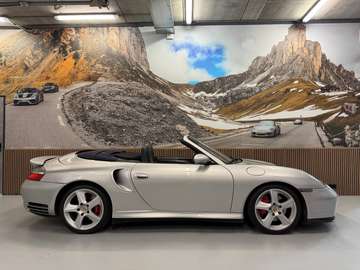 911 Turbo Cabrio (Handgeschakeld)
